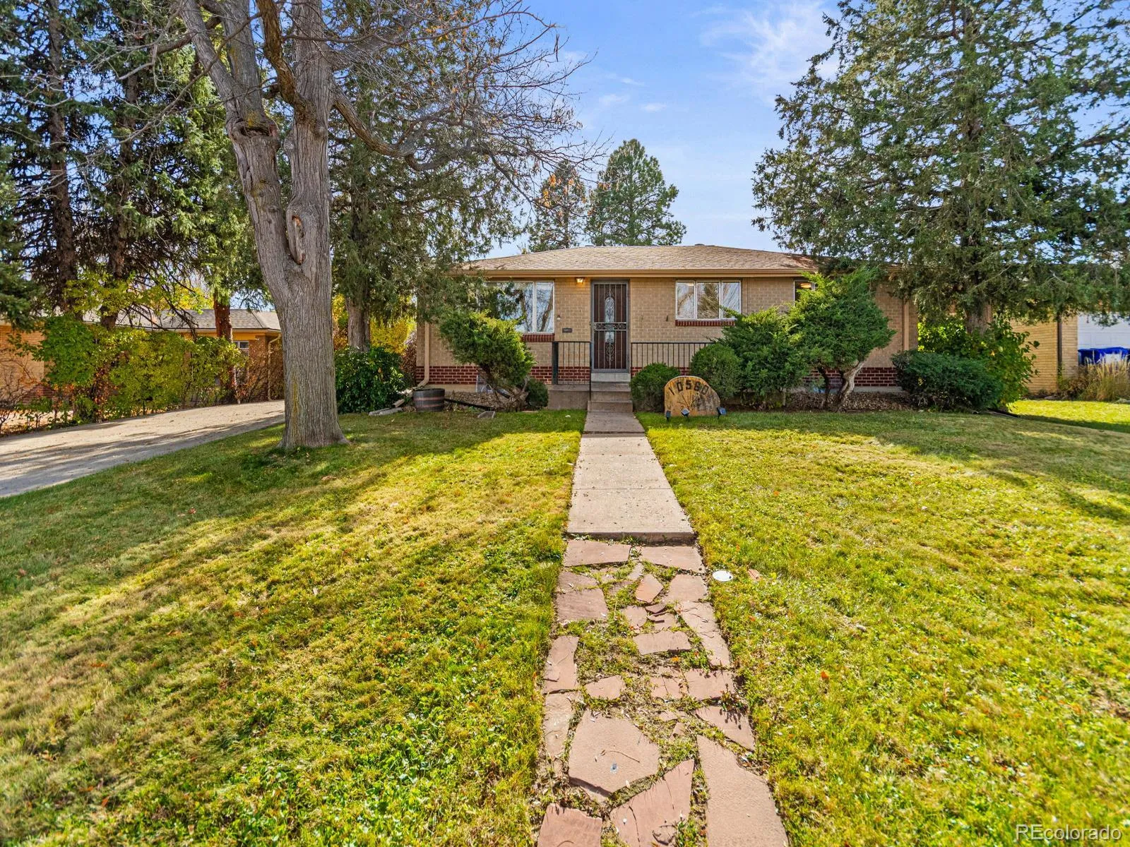 10560 W 23rd Place Lakewood CO 80215 MLS #REC1588584 05212026235017 1600 33