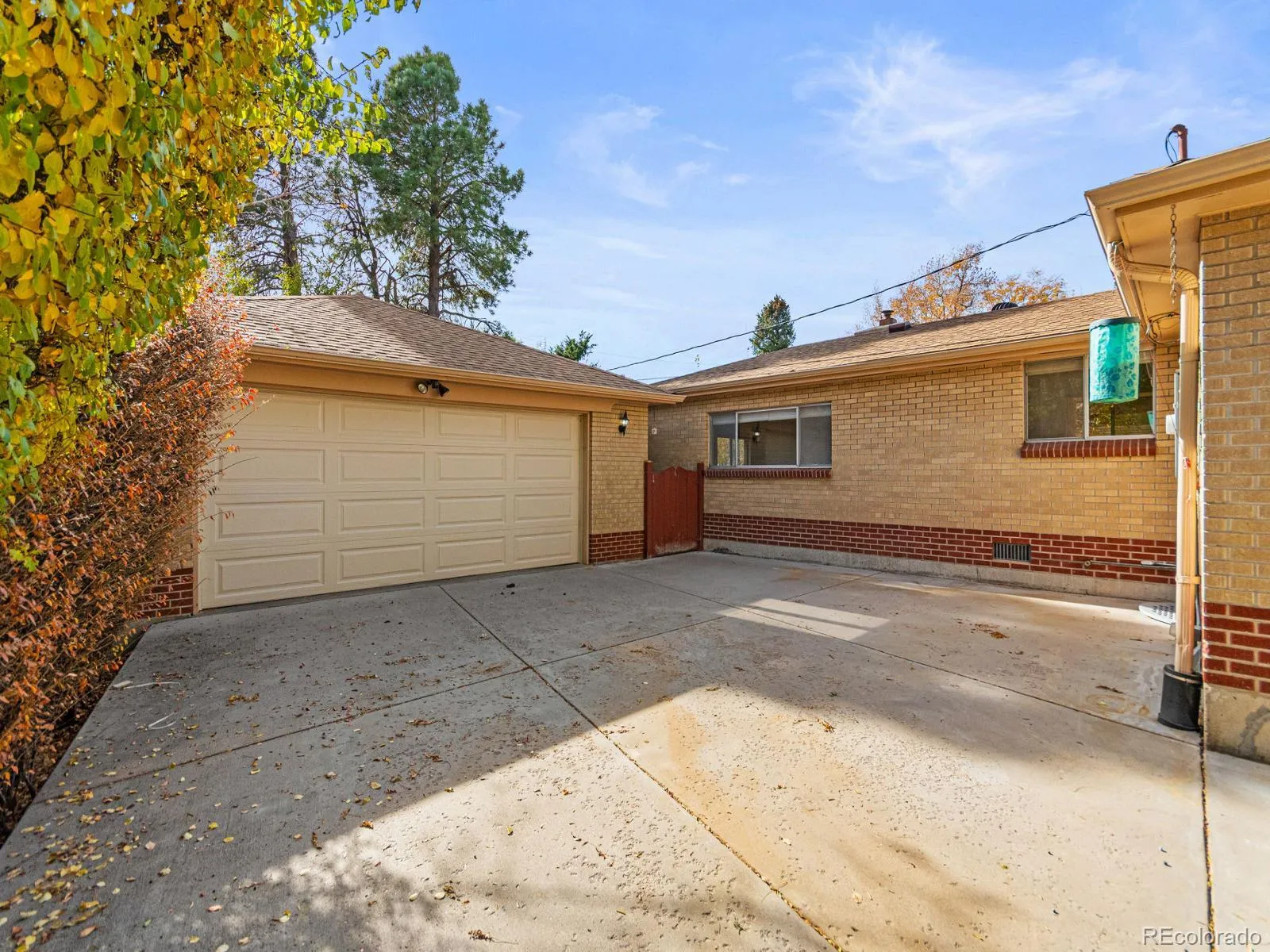 10560 W 23rd Place Lakewood CO 80215 MLS #REC1588584 05212026235017 1600 35