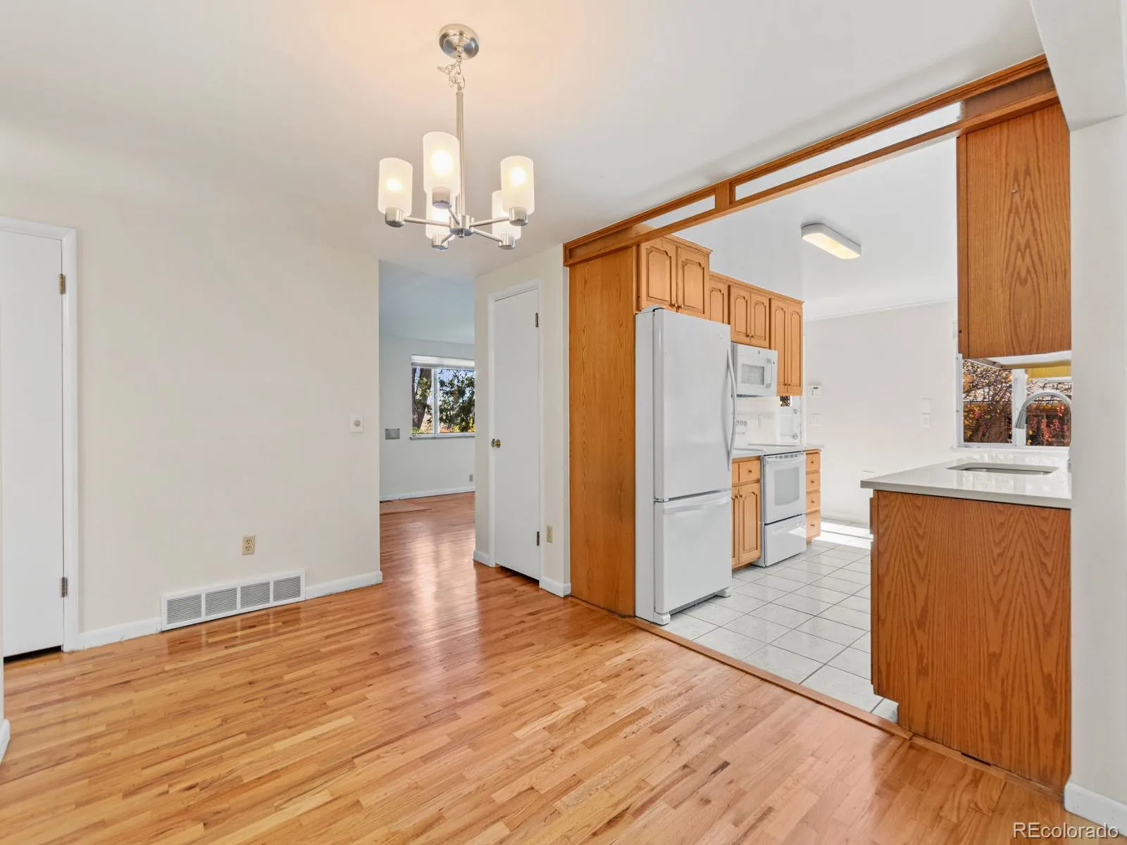 10560 W 23rd Place Lakewood CO 80215 MLS #REC1588584 05212026235017 1600 6