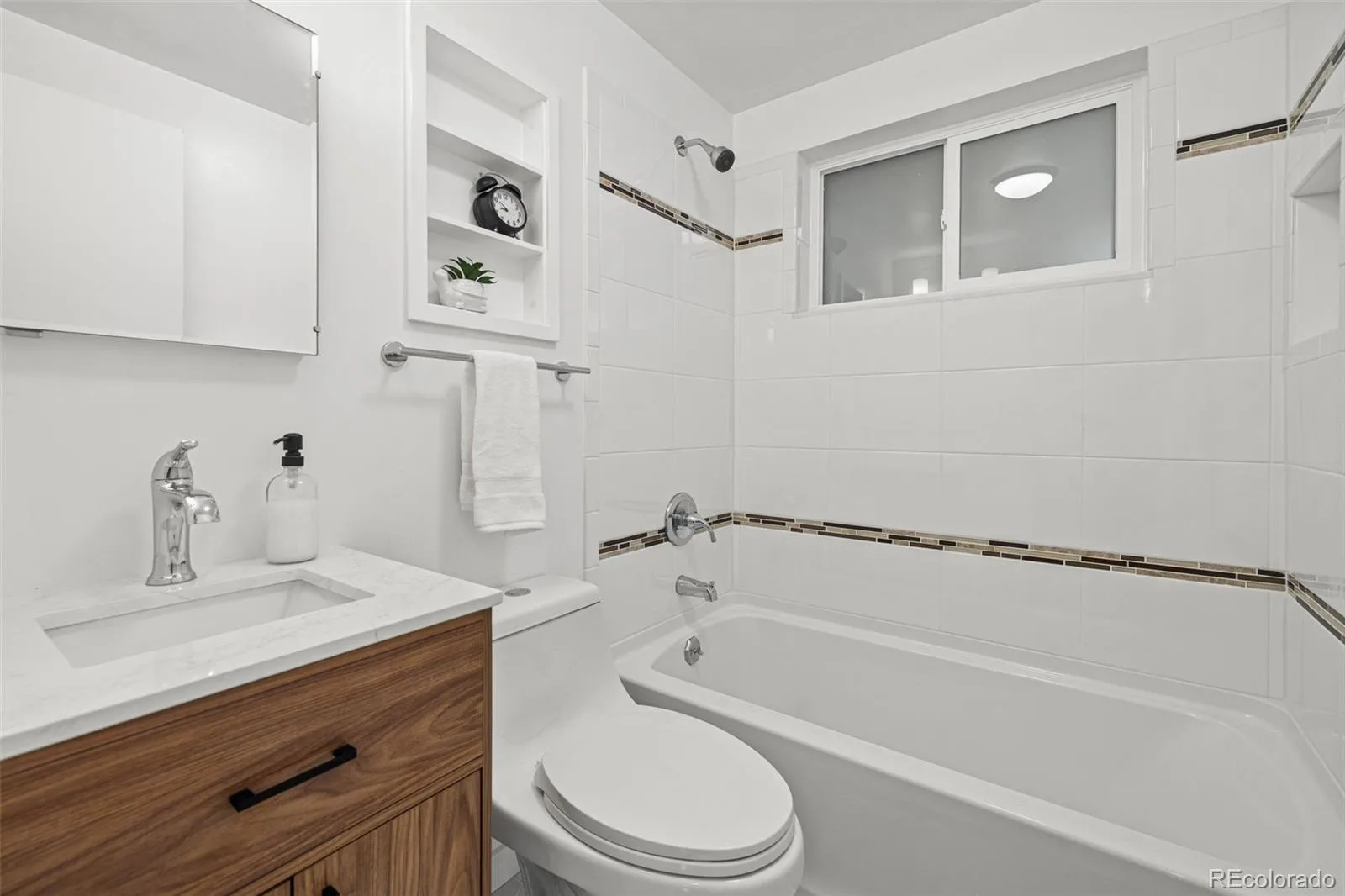 10560 W 23rd Place Lakewood CO 80215 MLS #REC1588584 06082026233318 1600 18