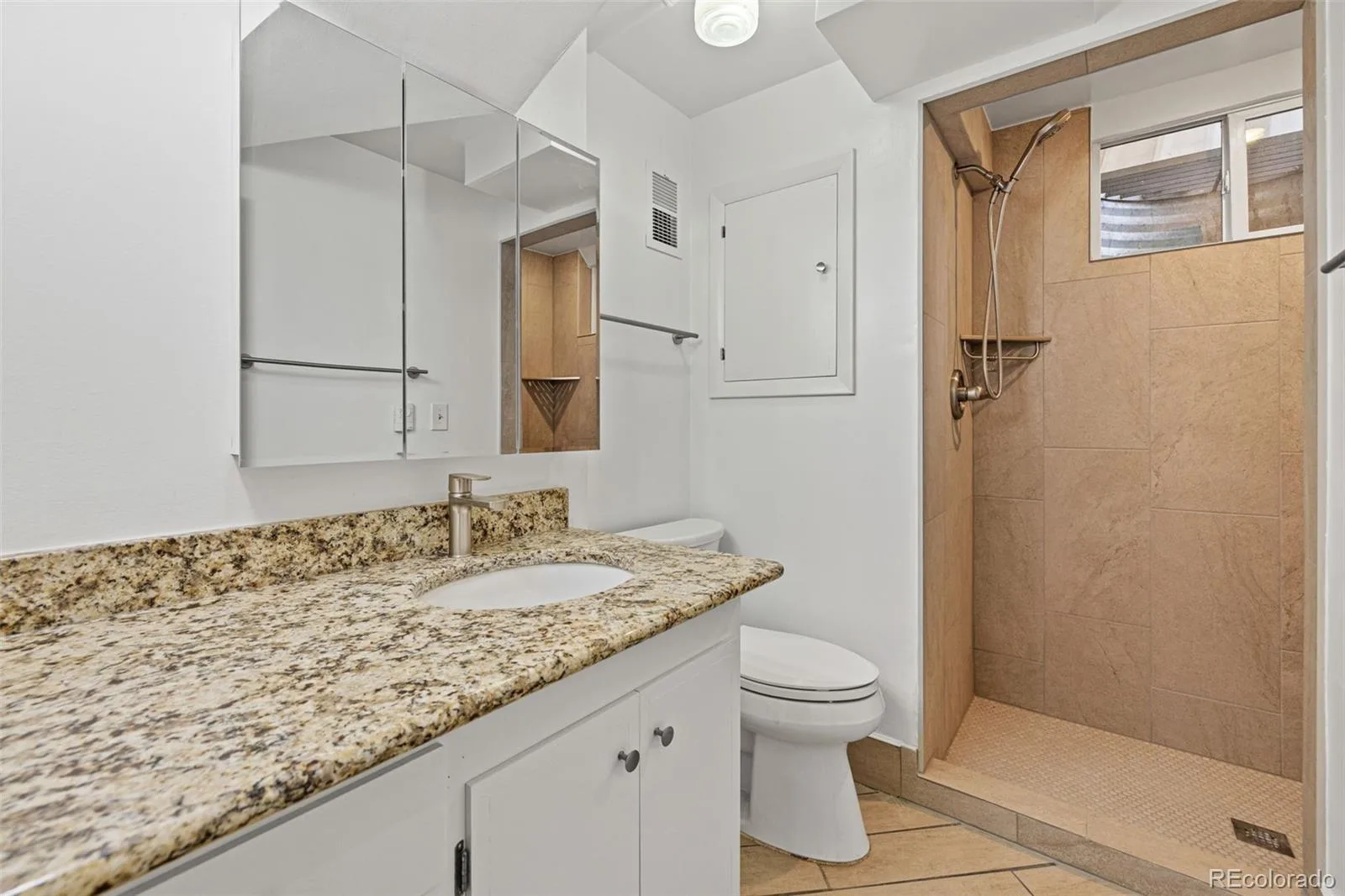 10560 W 23rd Place Lakewood CO 80215 MLS #REC1588584 06082026233318 1600 25