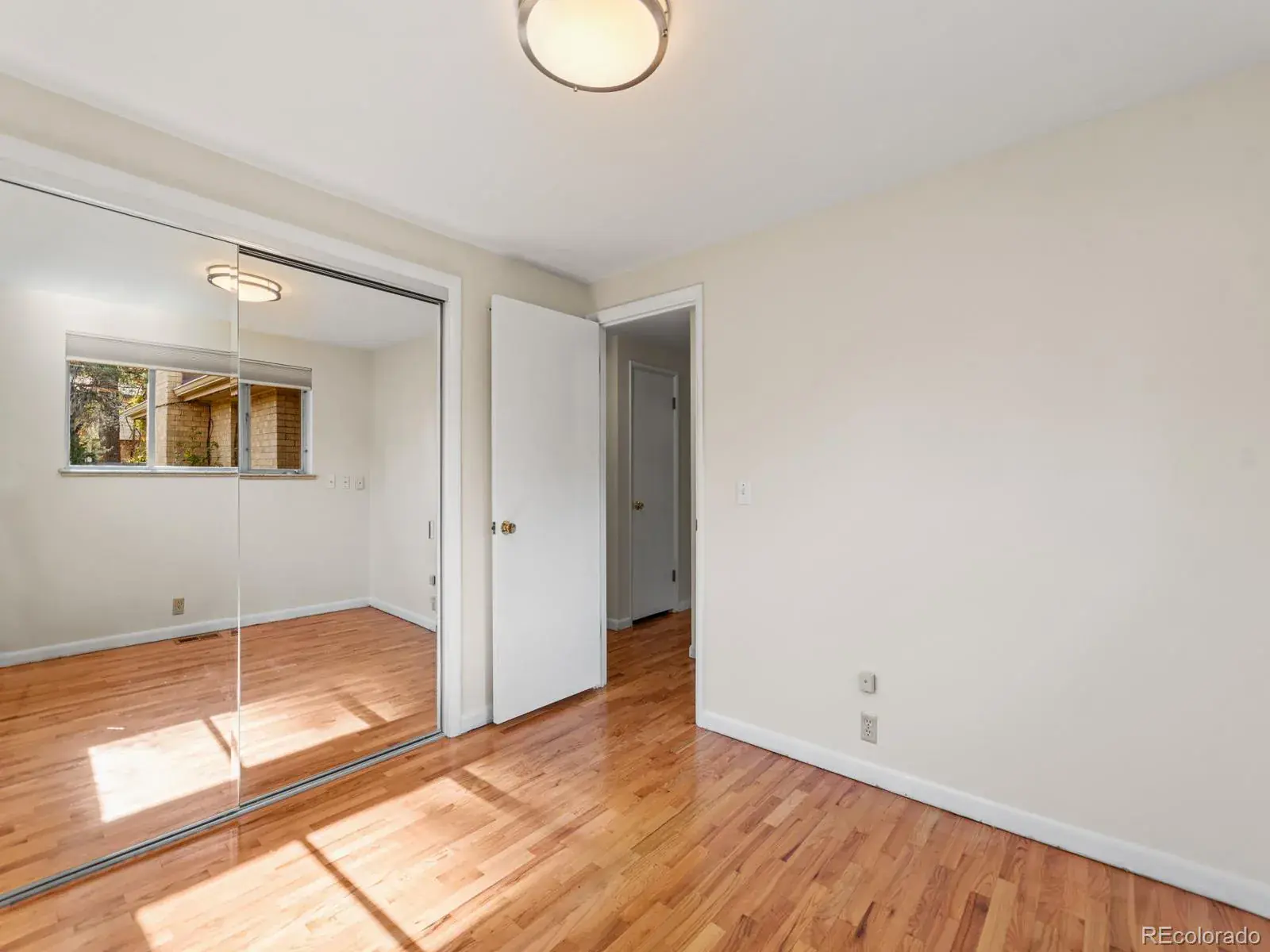 12052025012548 1600 22