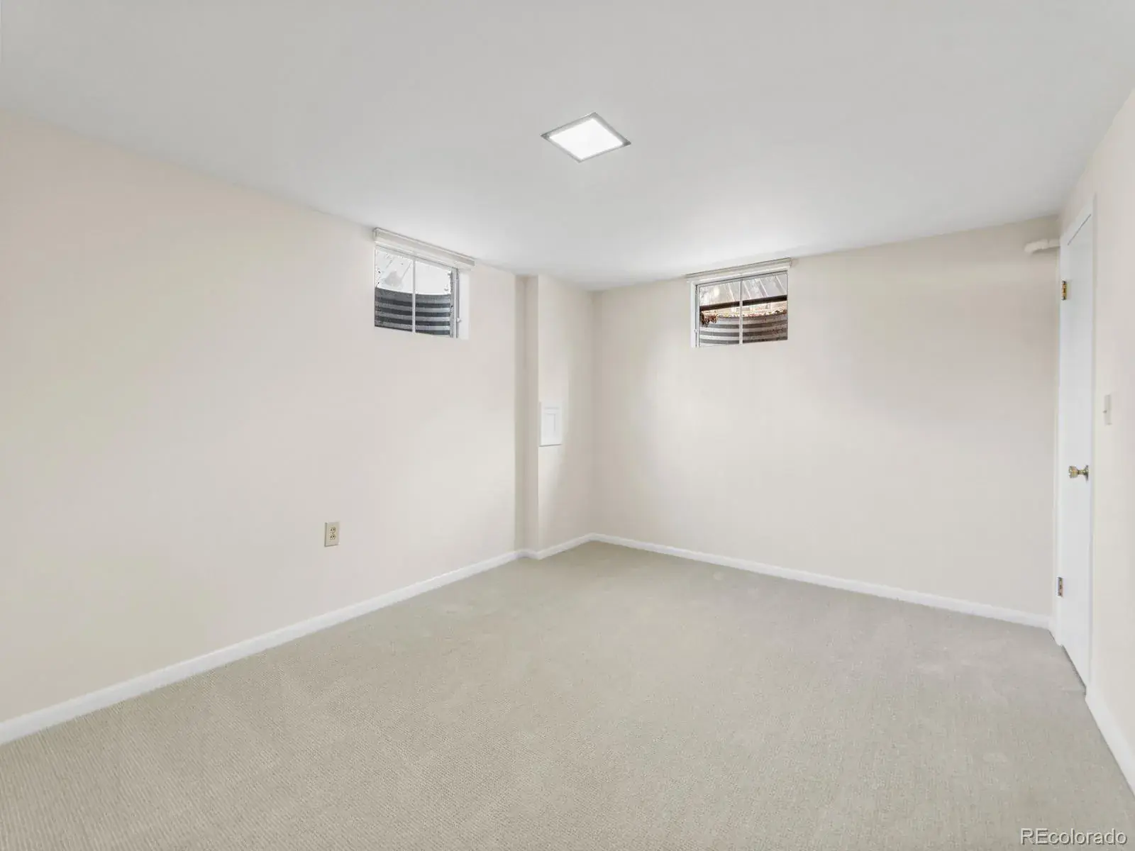 12052025012548 1600 24