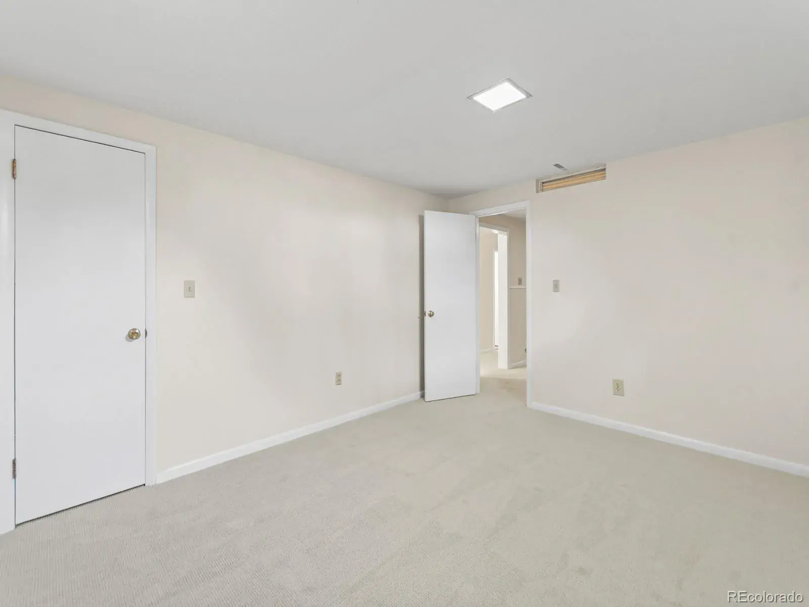 12052025012548 1600 29