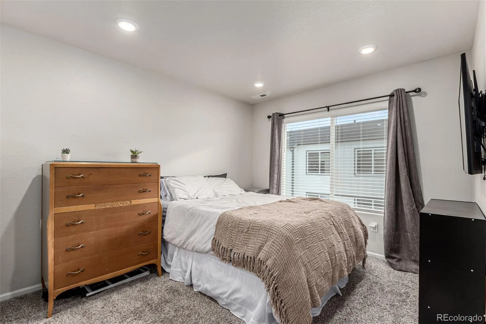 12181 W 57th Drive Arvada CO 80002 | MLS #REC1594435 08282026030158 1600 20