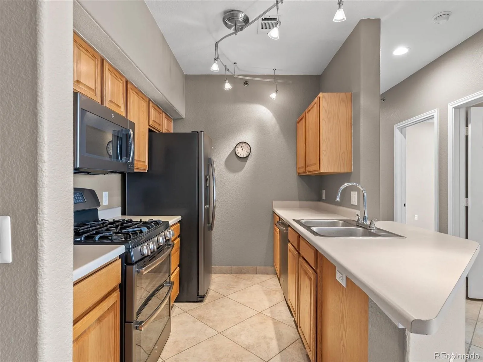 6017 Castlegate Drive #F36 Castle Rock CO 80108 | MLS #REC1594450 08072026000633 1600 7