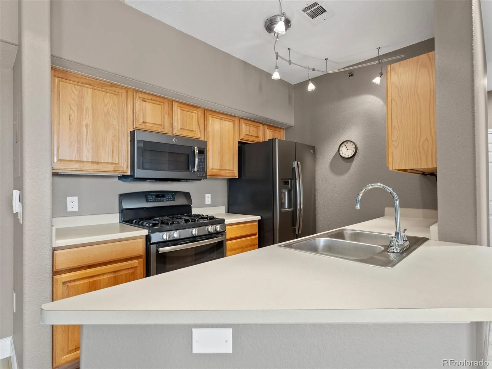 6017 Castlegate Drive #F36 Castle Rock CO 80108 | MLS #REC1594450 08072026000633 1600 8