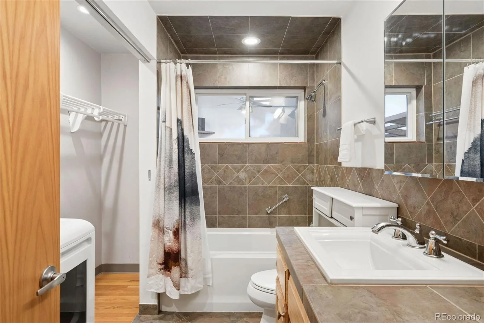 545 Estes Street Lakewood CO 80226 | MLS #REC1595584 10172026014247 1600 17