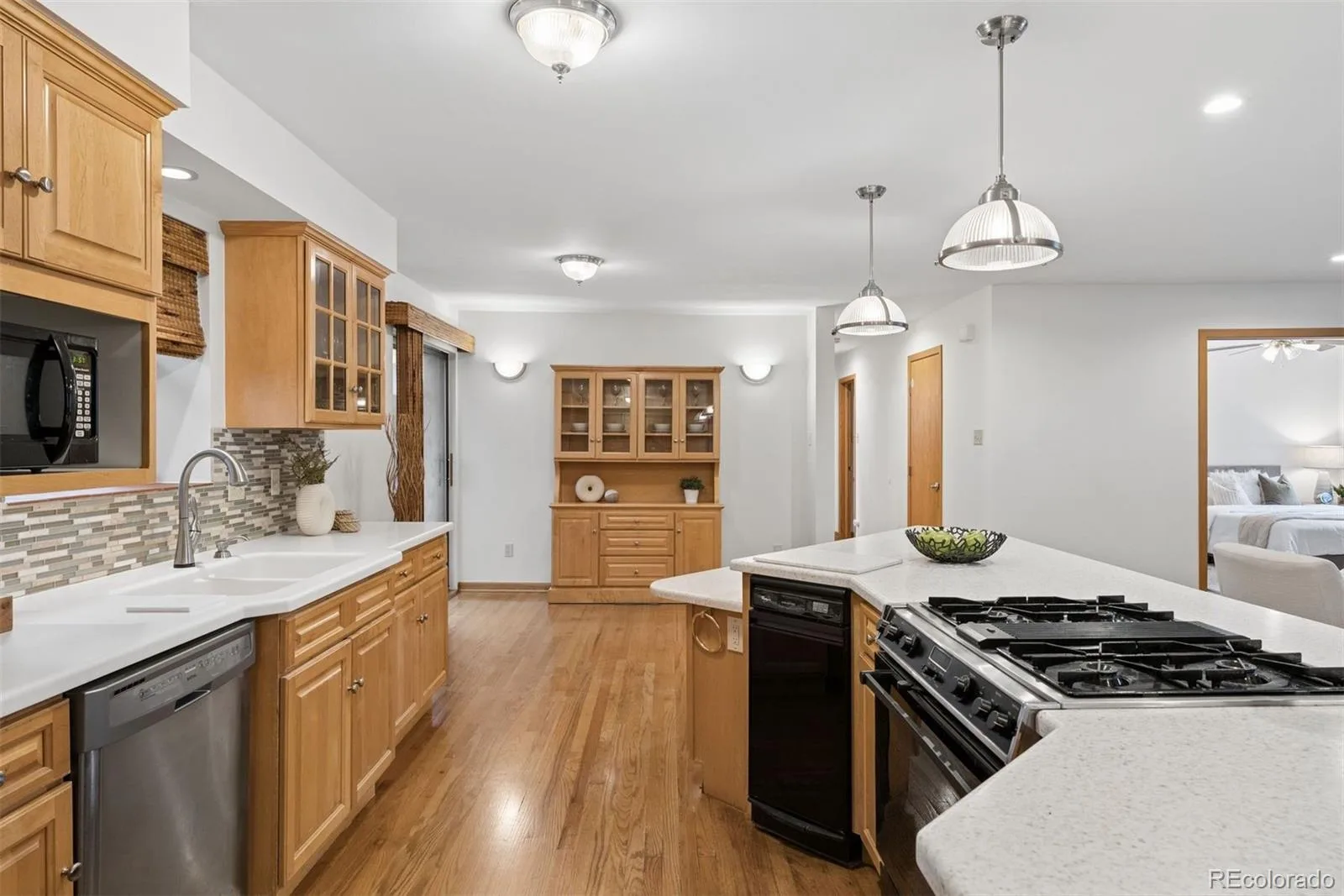 545 Estes Street Lakewood CO 80226 | MLS #REC1595584 10172026014247 1600 8
