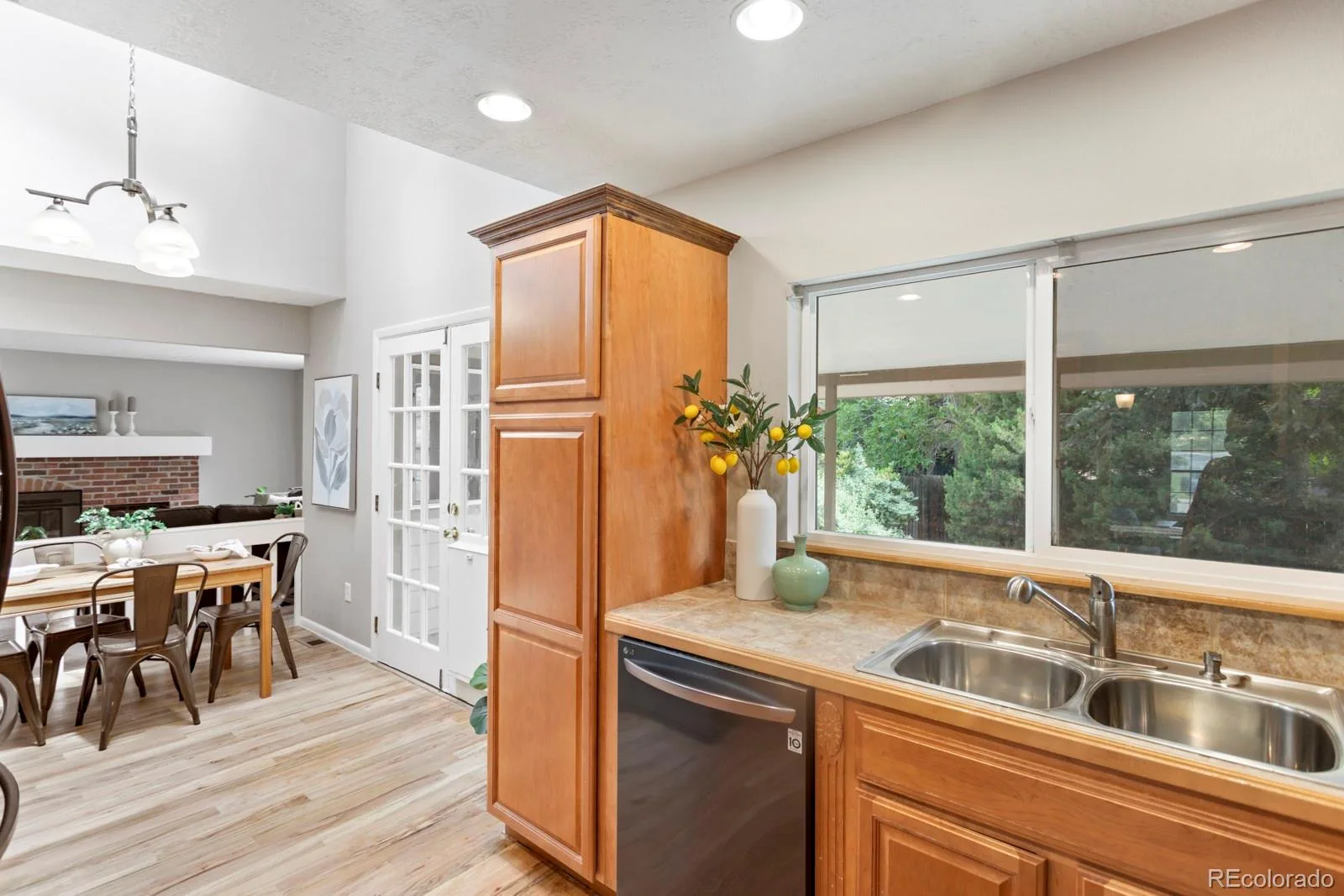 8160 Flower Circle Arvada CO 80005 MLS #REC1596727 06112026170643 1600 13