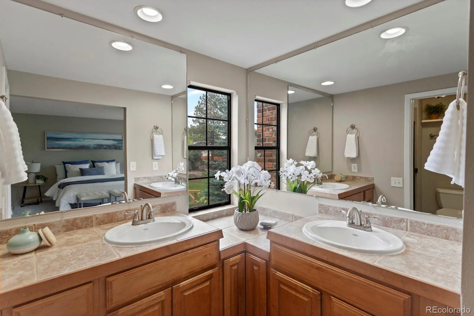 8160 Flower Circle Arvada CO 80005 MLS #REC1596727 06112026170643 1600 24
