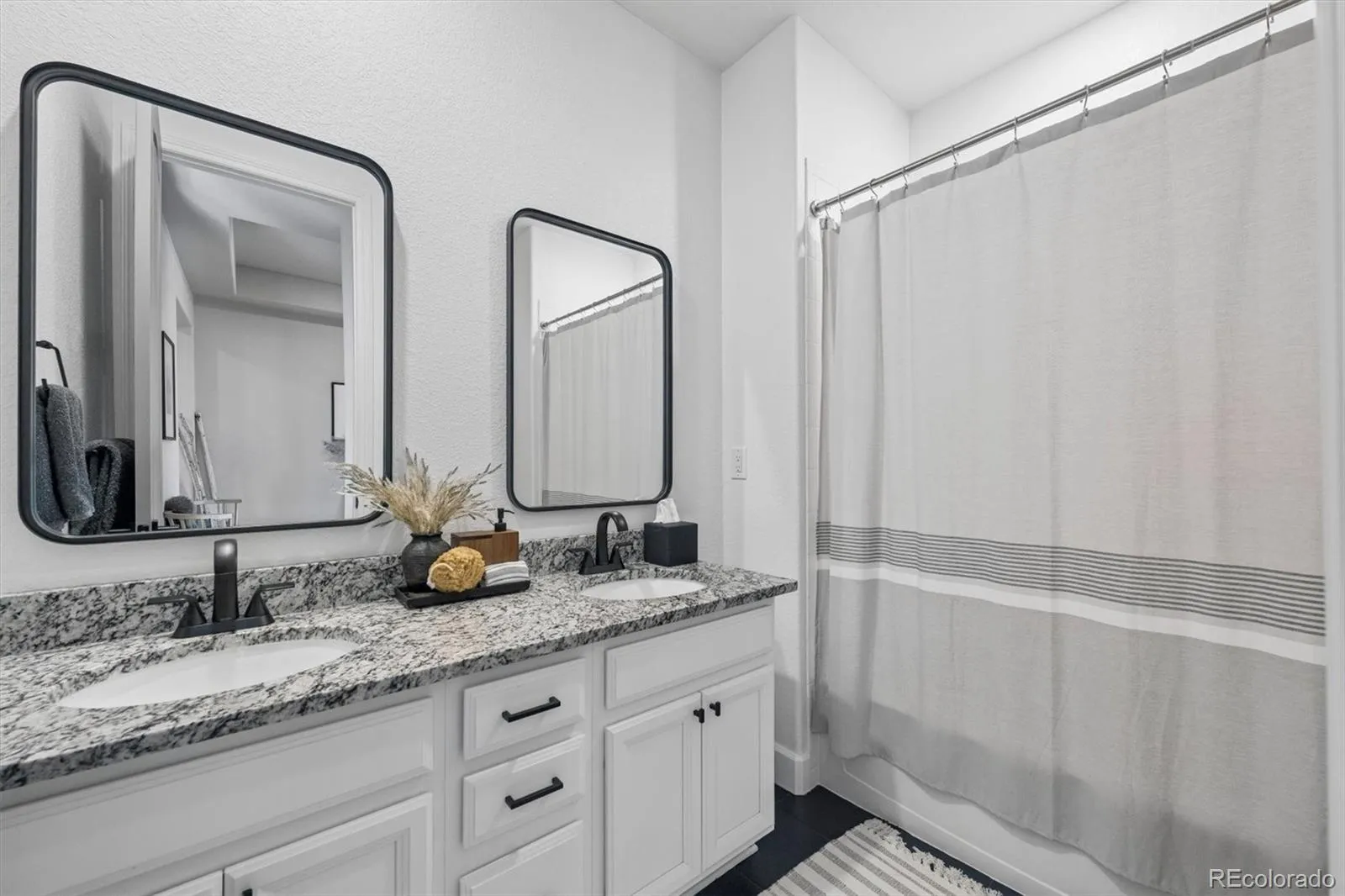 28017 E Nichols Place Aurora CO 80016 MLS #REC1599479 05182026190929 1600 3