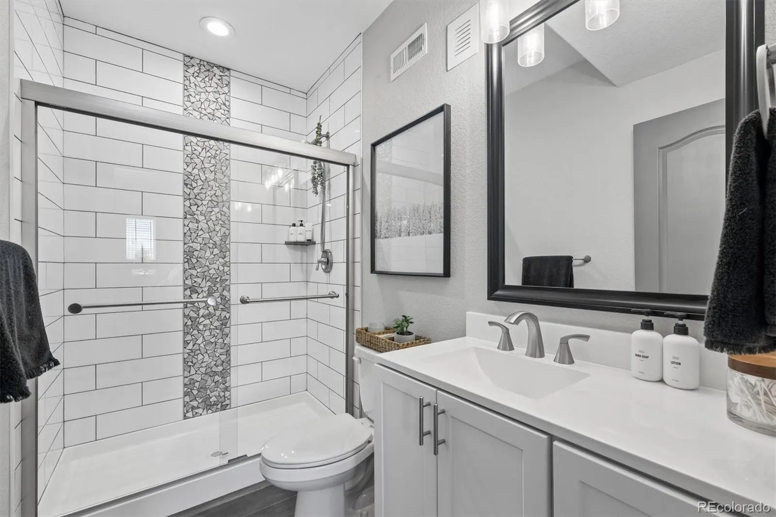 28017 E Nichols Place Aurora CO 80016 MLS #REC1599479 05182026190929 1600 32