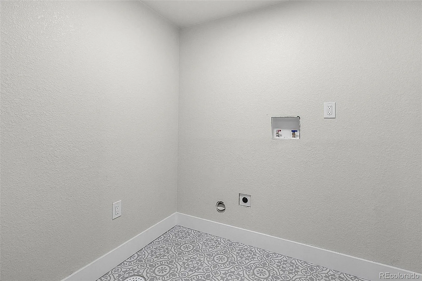 1115 S Harlan Street Lakewood CO 80232 MLS #REC1602086 06202026061736 1600 29
