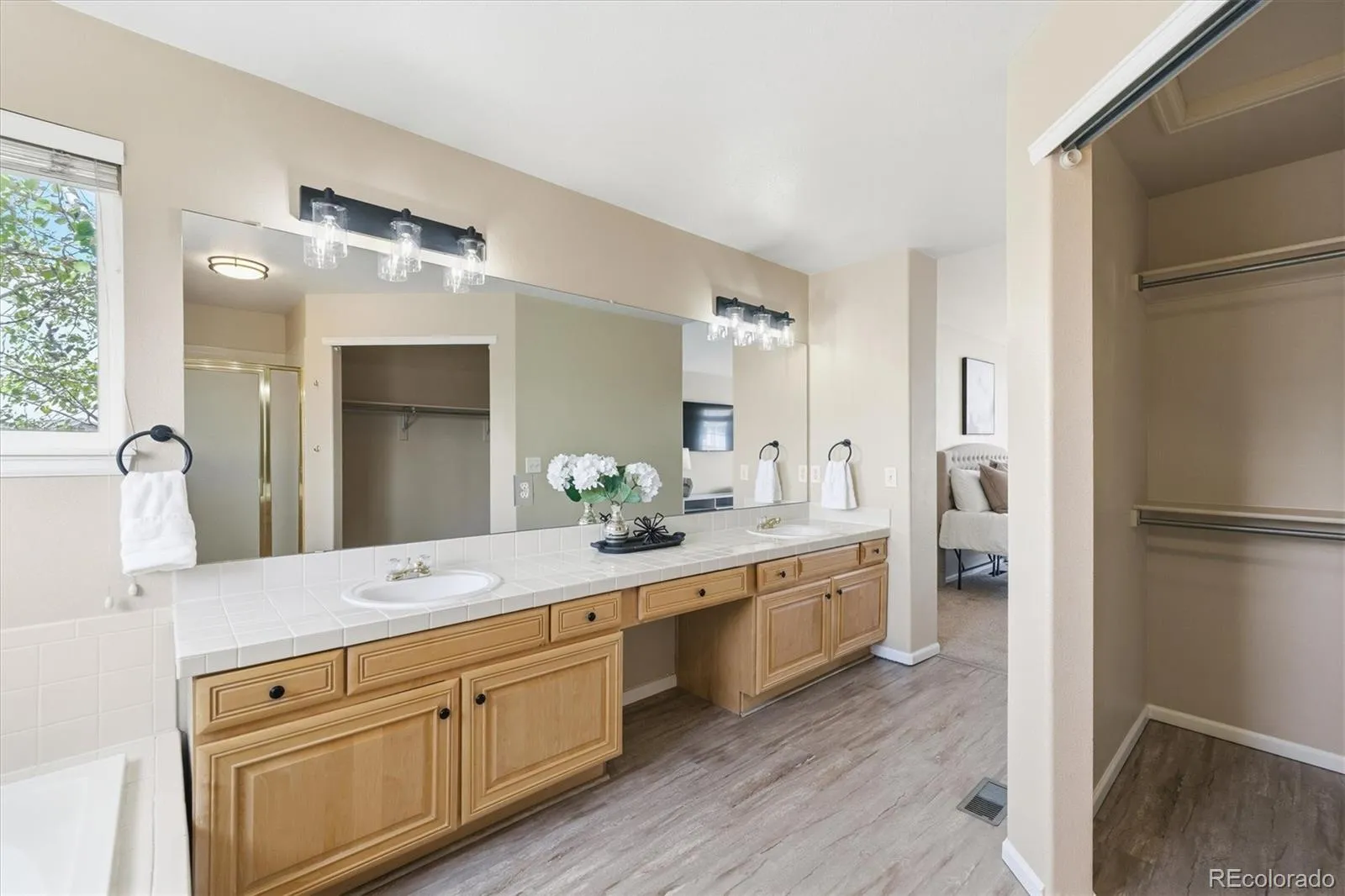 6101 S Shawnee Street Centennial CO 80015 MLS #REC1602648 04302026070609 1600 30