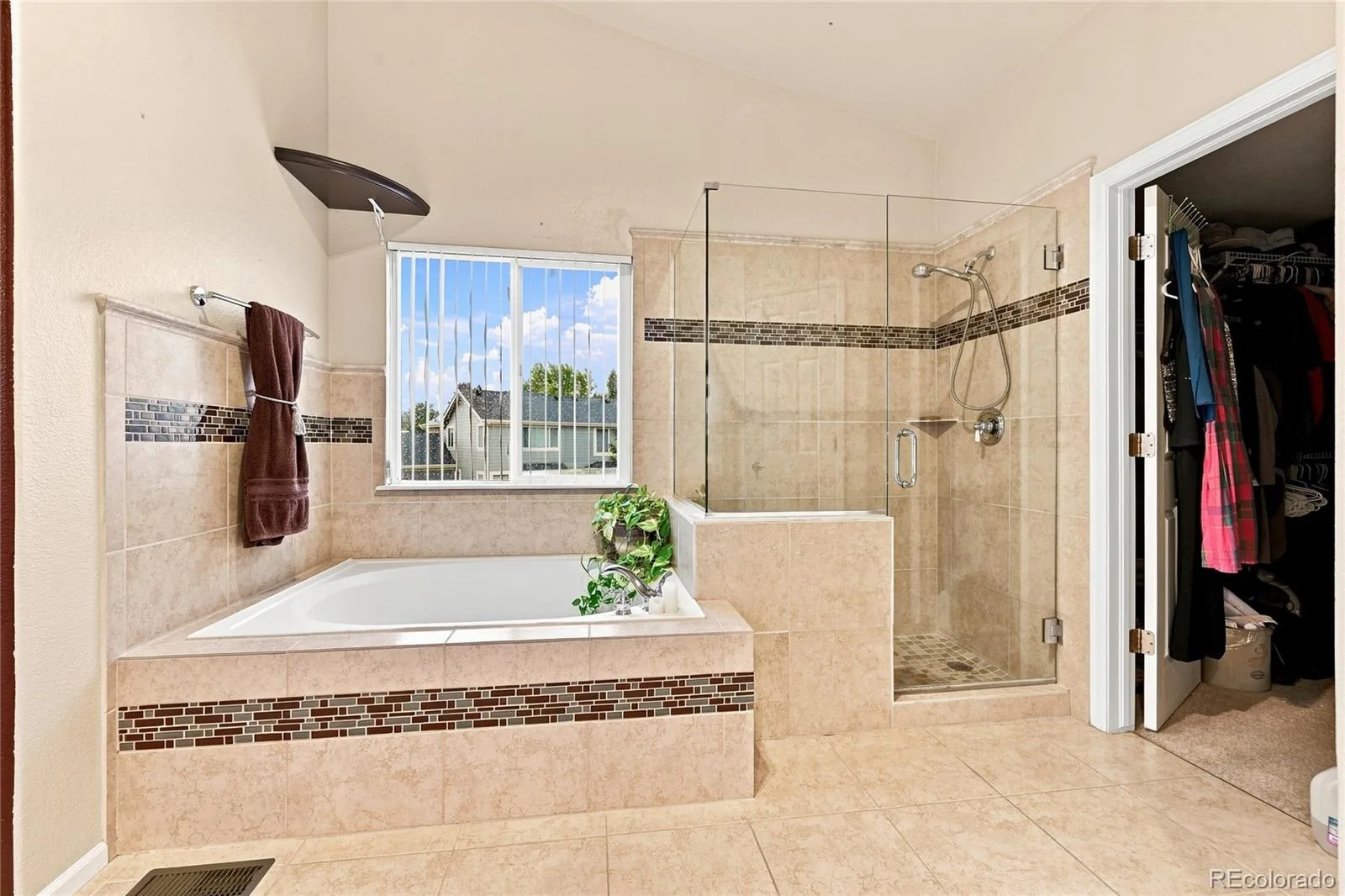 19249 E Downy Creek Place Parker CO 80134 | MLS #REC1602654 08012026144900 1600 24