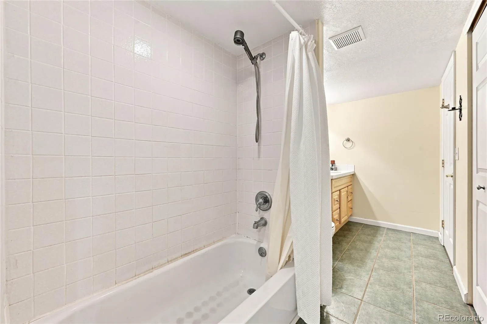 19249 E Downy Creek Place Parker CO 80134 | MLS #REC1602654 08012026144900 1600 30