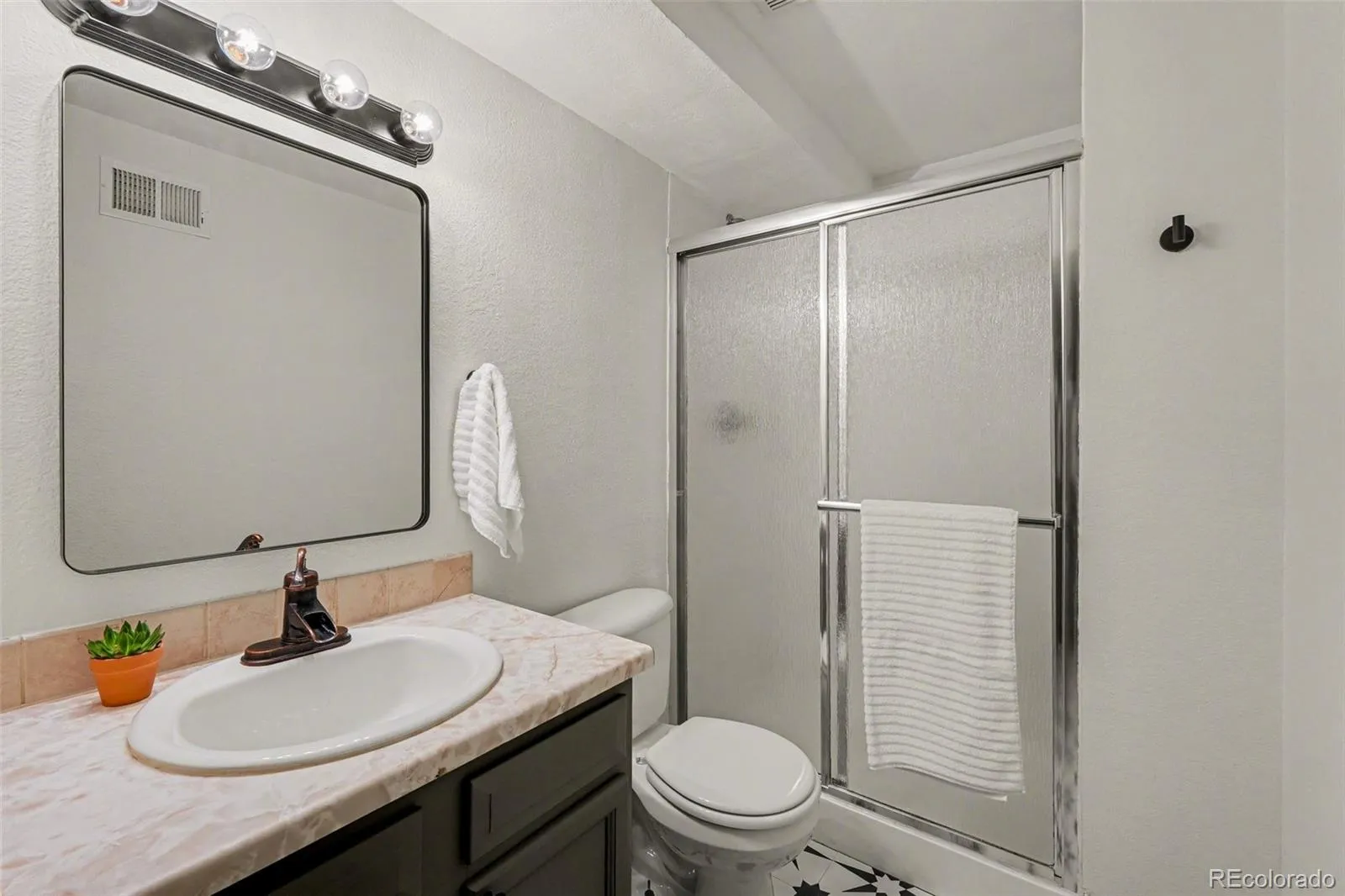 04182026013758 1600 22