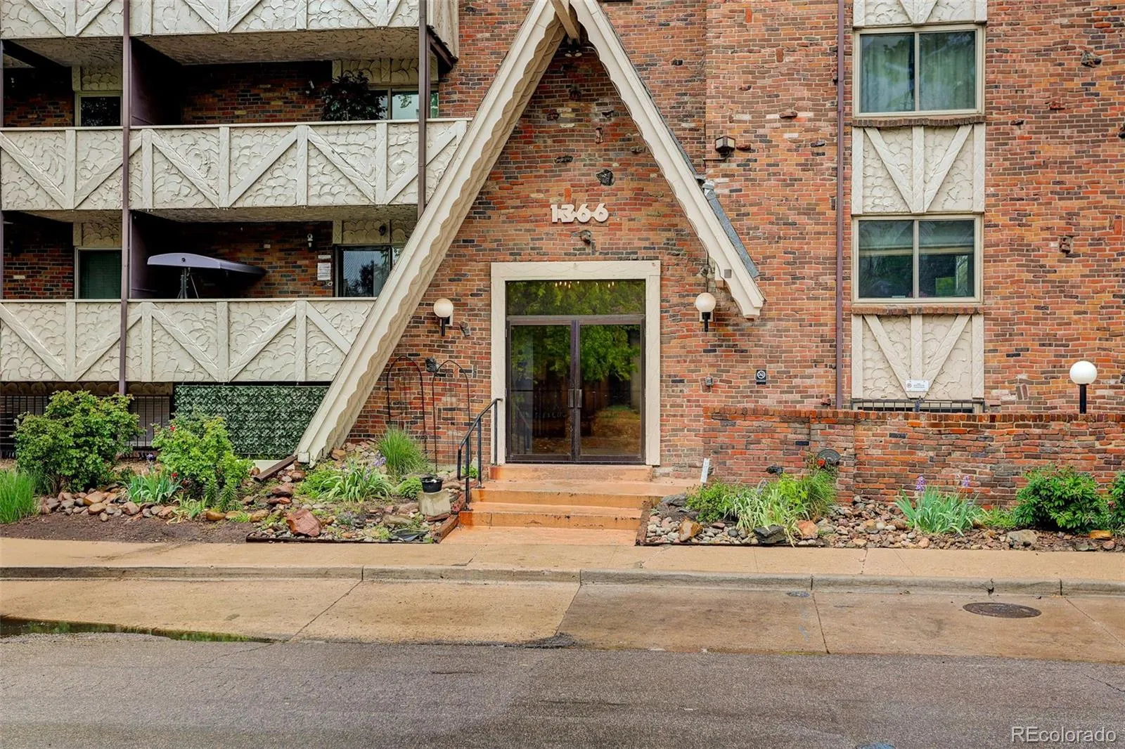 1366 Garfield Street #206 Denver CO 80206 MLS #REC1605407 05062026230850 1600 6