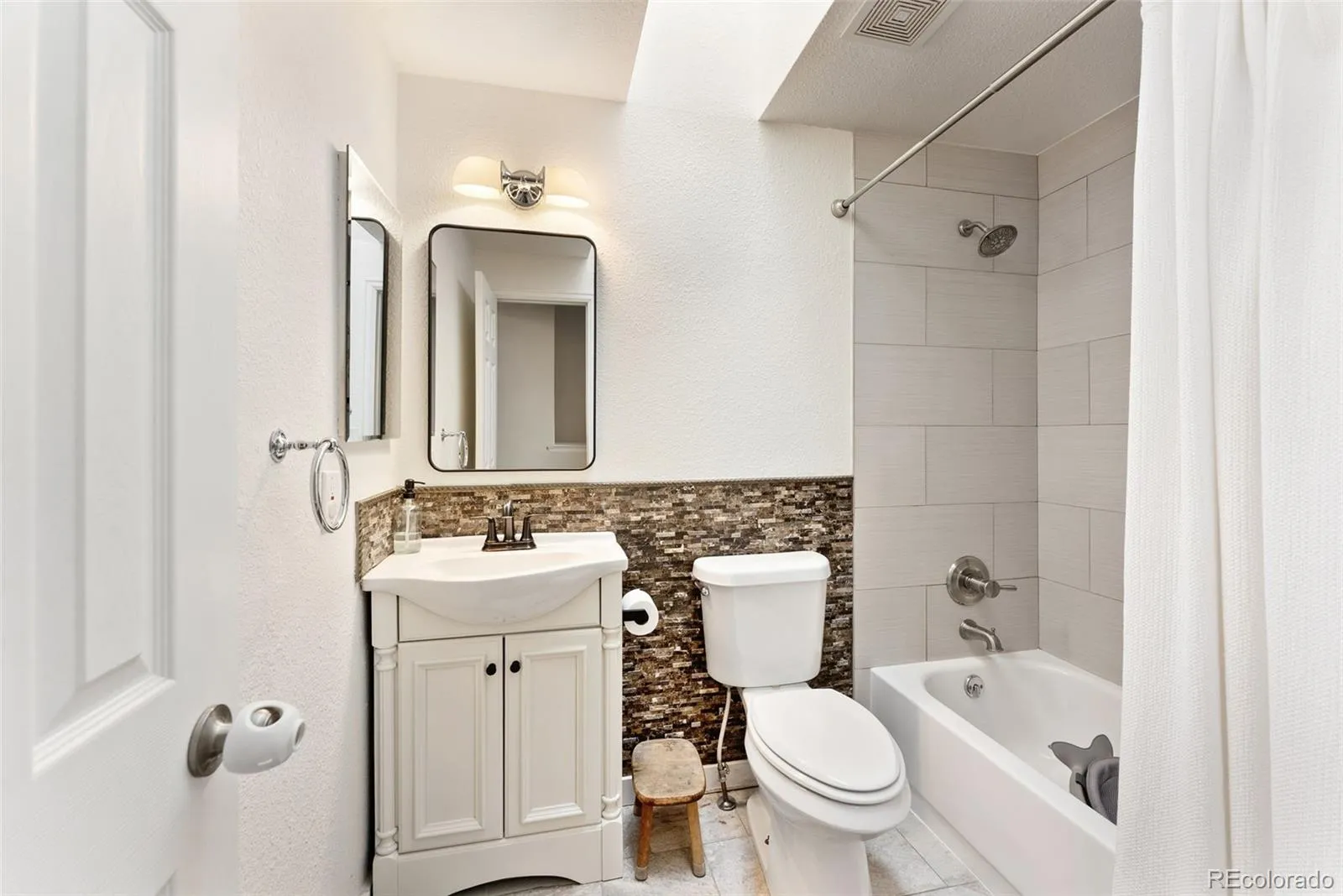 04162026235106 1600 24