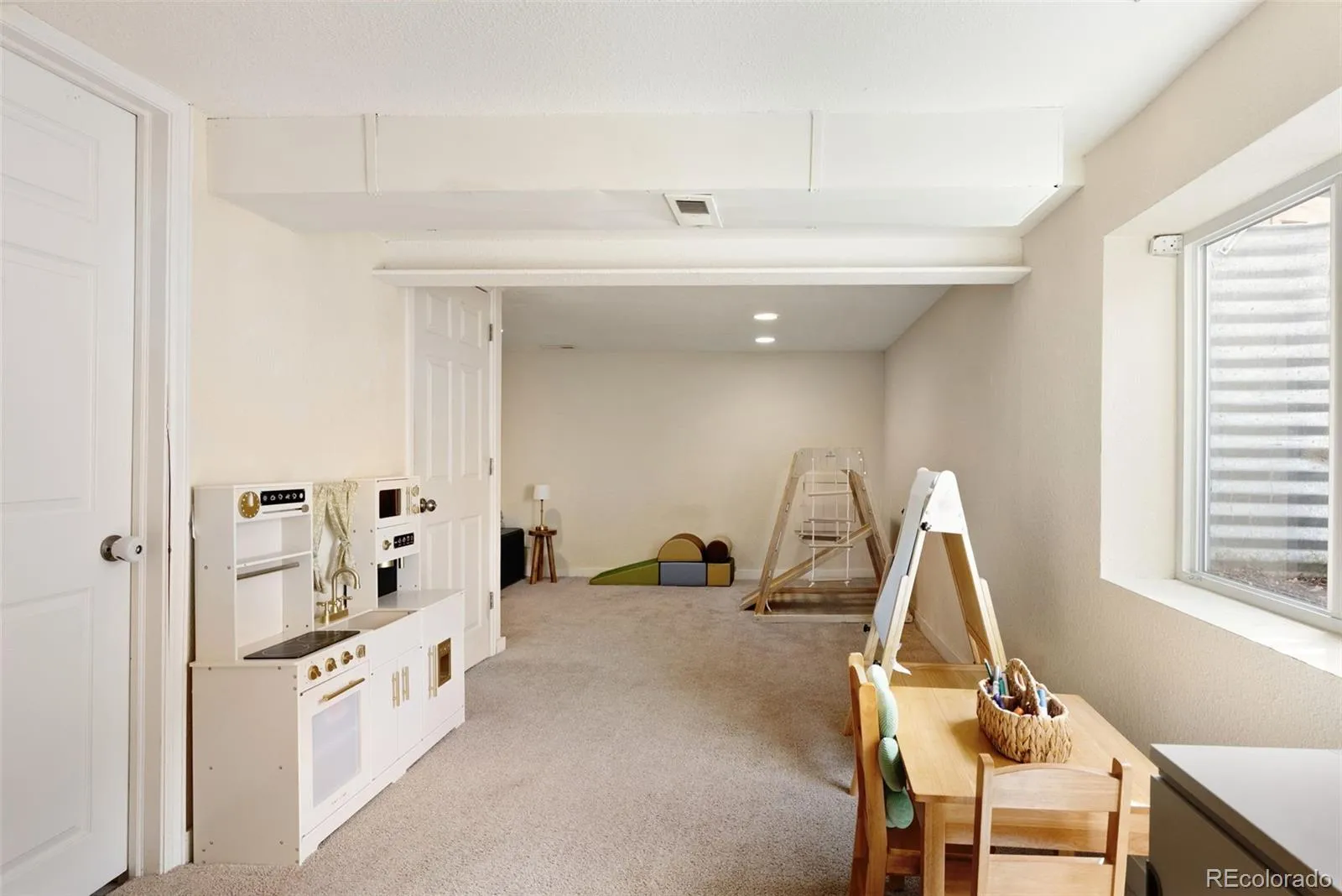 04162026235106 1600 26