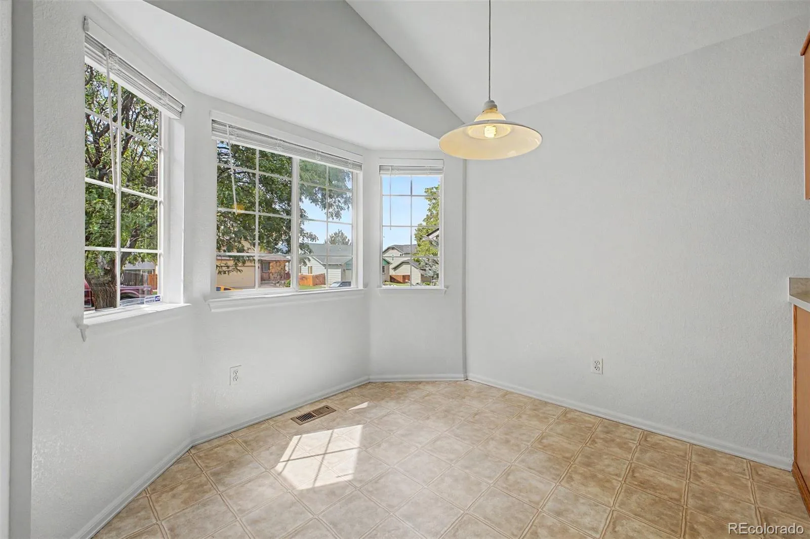 13814 Jackson Street Thornton CO 80602 | MLS #REC1609146 08312026235303 1600 12