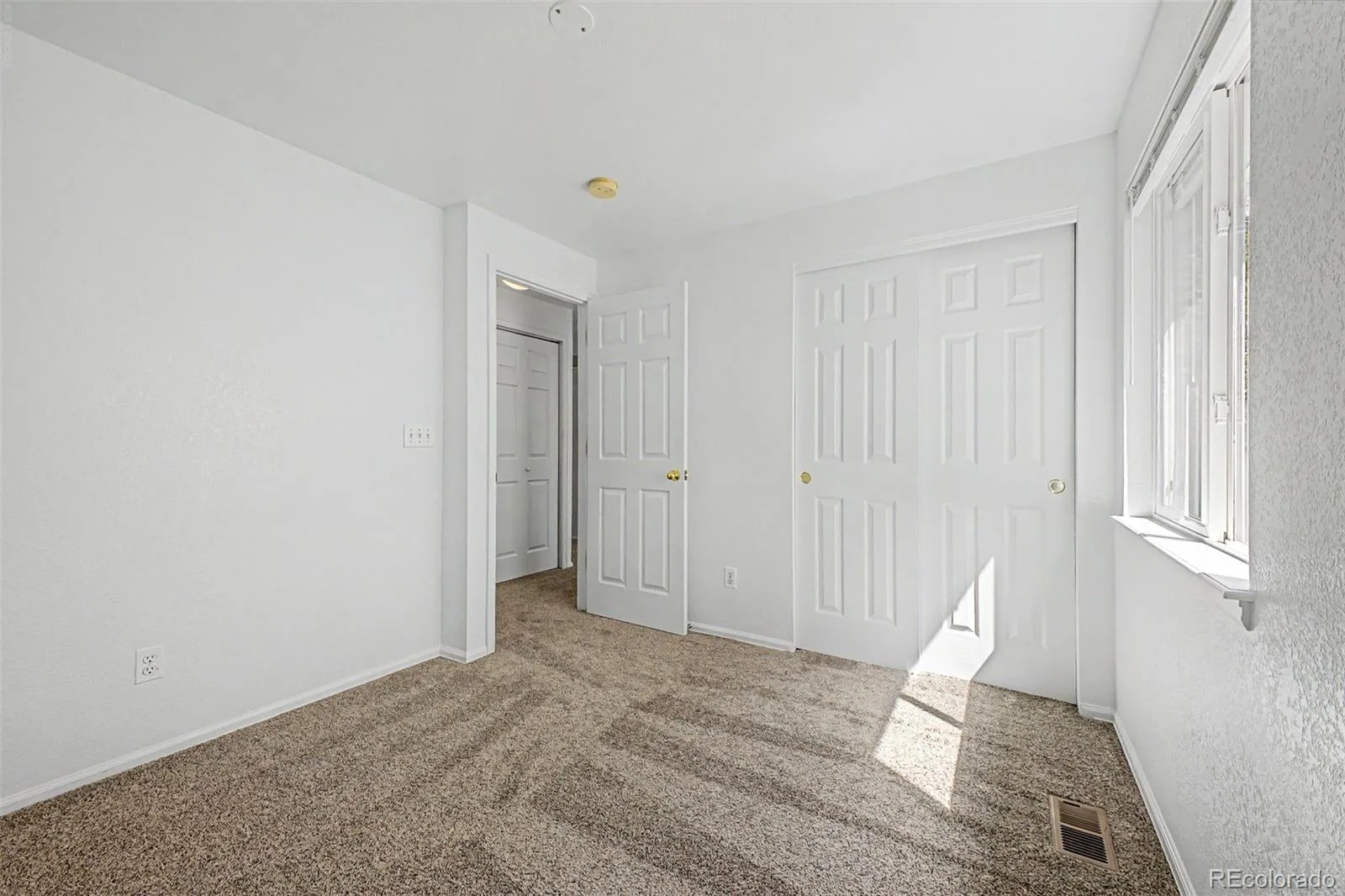 13814 Jackson Street Thornton CO 80602 | MLS #REC1609146 08312026235303 1600 27