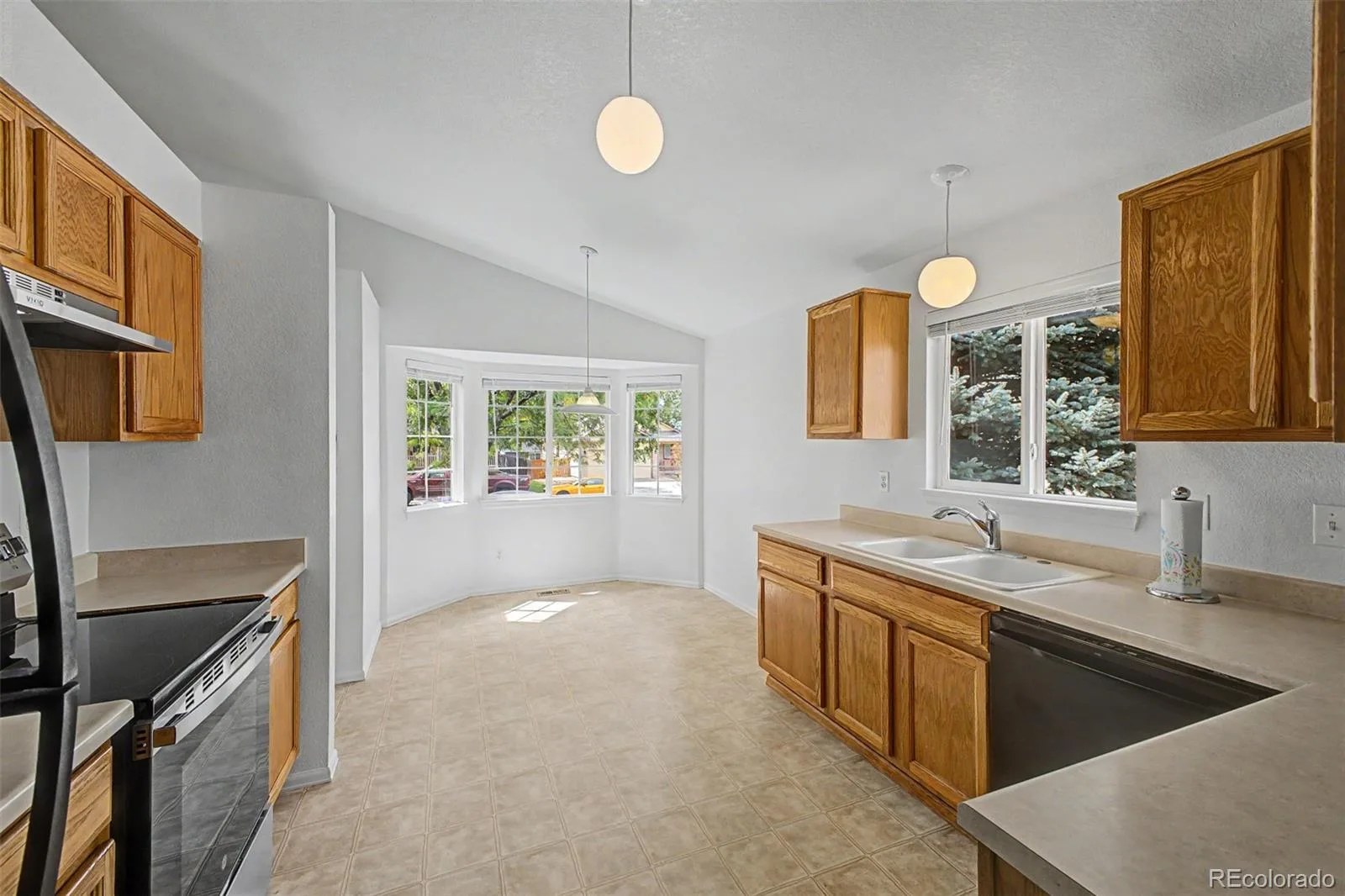 13814 Jackson Street Thornton CO 80602 | MLS #REC1609146 08312026235303 1600 8