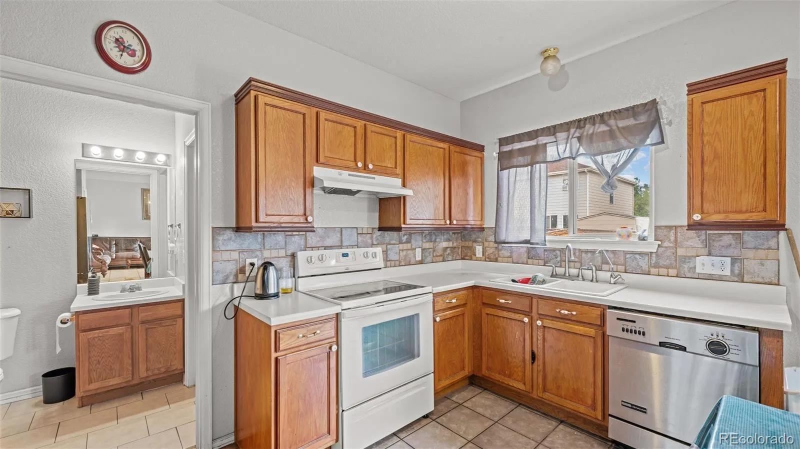 11049 Eagle Creek Parkway Commerce City CO 80022 | MLS #REC1611313 07222026034219 1600 8