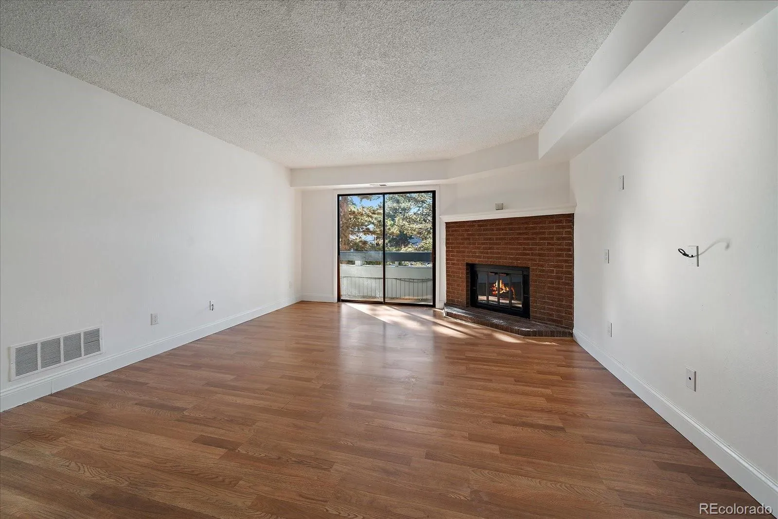 14465 E 1st Drive #B8 Aurora CO 80011 MLS #REC1612429 05182026223557 1600 6