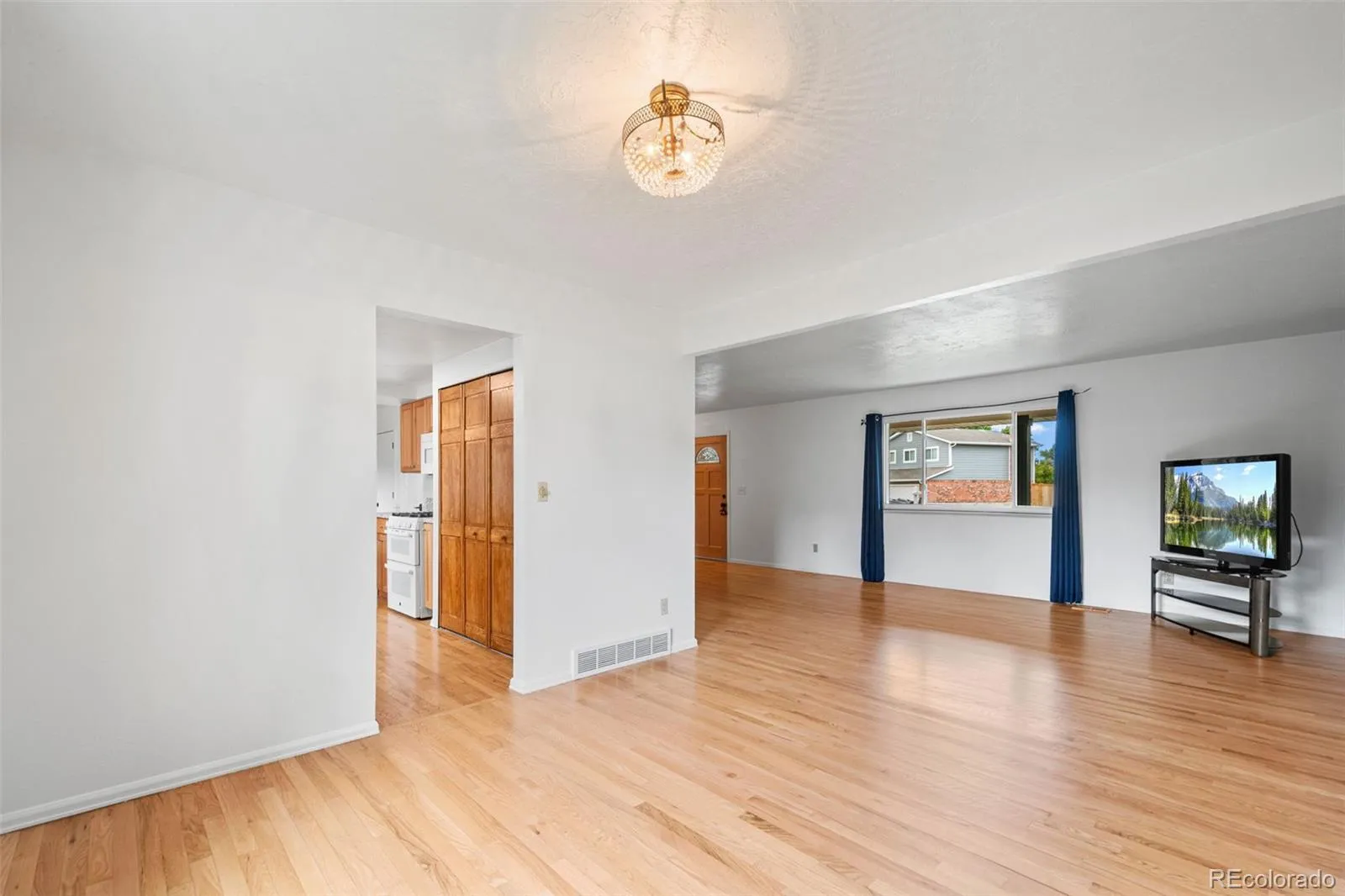 7391 Coors Drive Arvada CO 80005 MLS #REC1613818 04282026000430 1600 8