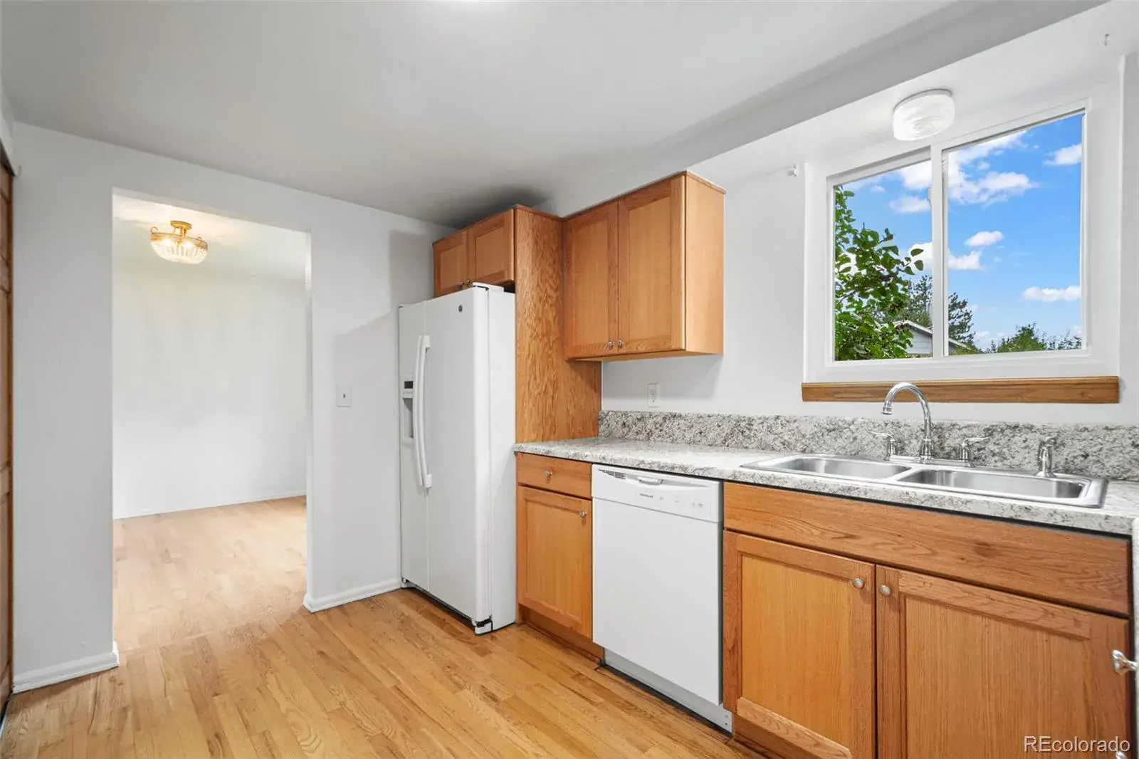 10142025004255 1600 11