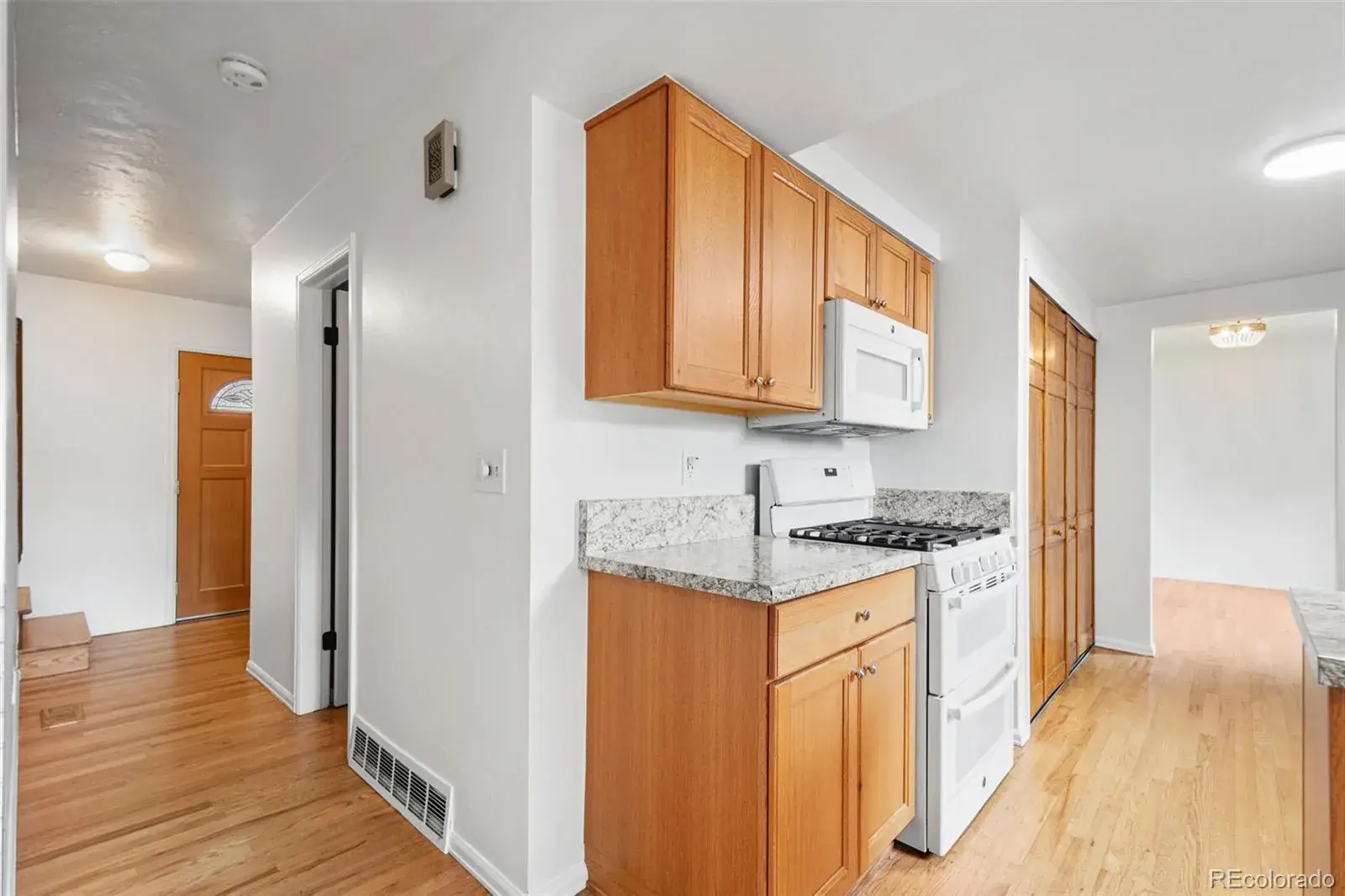 10142025004255 1600 12