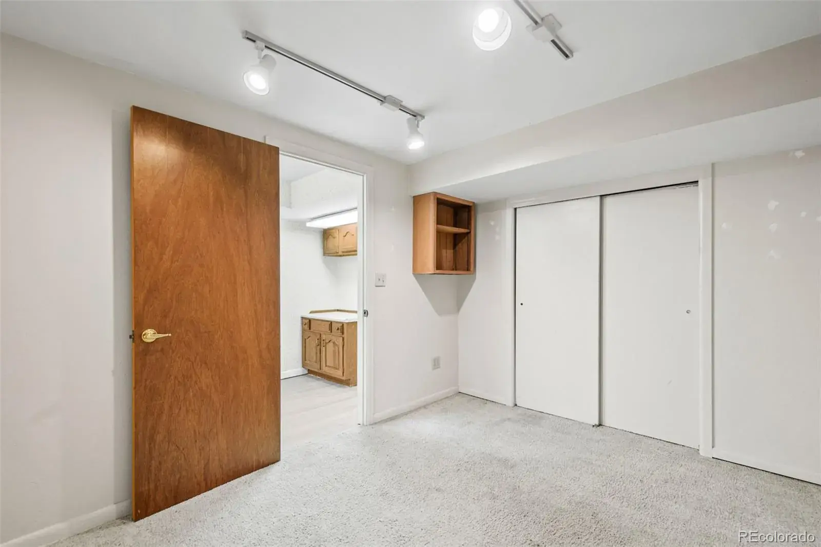 10142025004255 1600 39