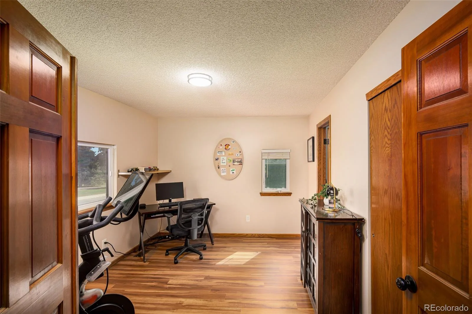 3147 E Long Circle Littleton CO 80122 | MLS #REC1616231 08312026201752 1600 23