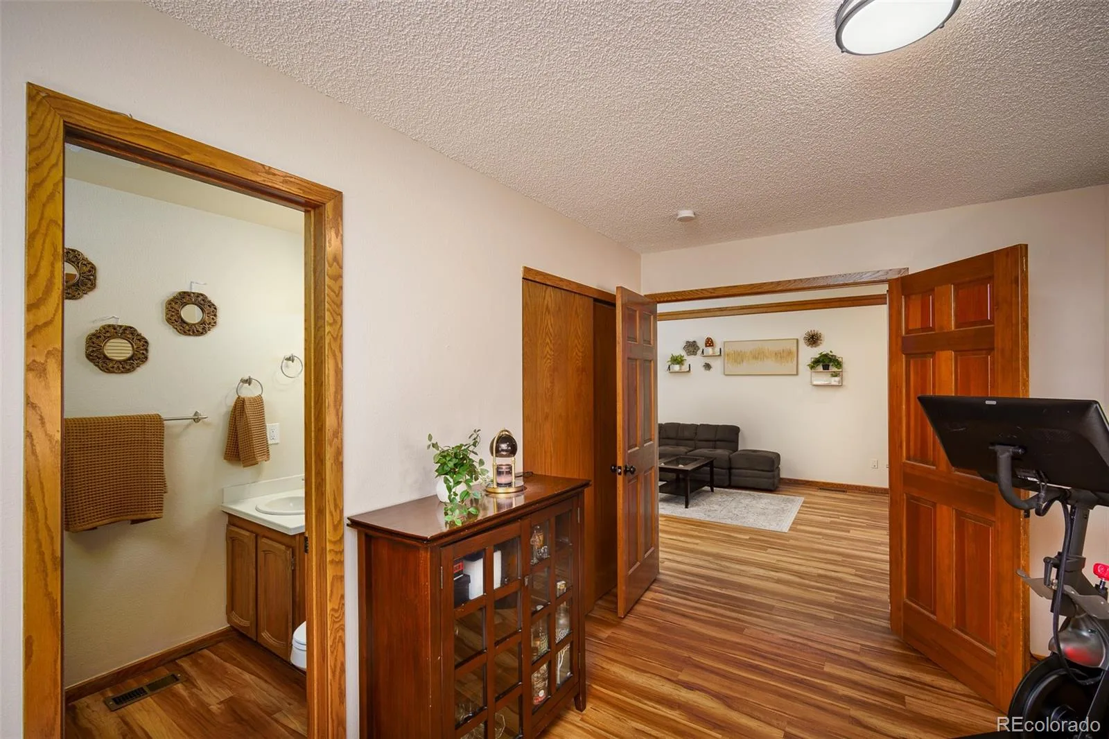 3147 E Long Circle Littleton CO 80122 | MLS #REC1616231 08312026201752 1600 24