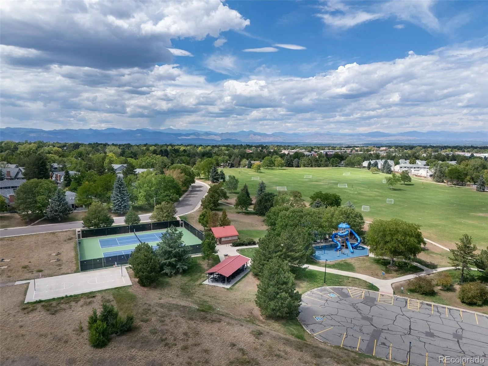 3147 E Long Circle Littleton CO 80122 | MLS #REC1616231 08312026201752 1600 34