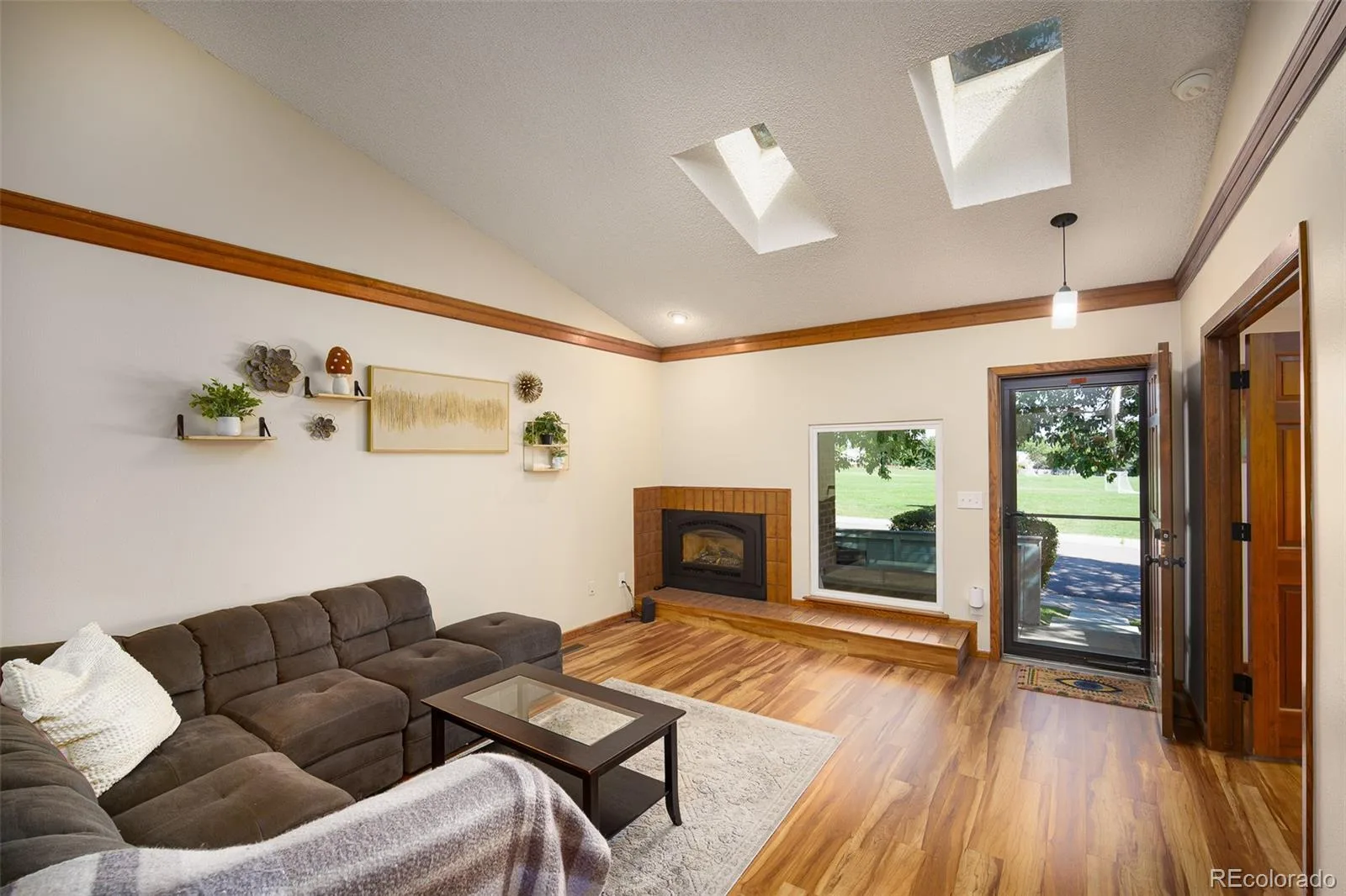 3147 E Long Circle Littleton CO 80122 | MLS #REC1616231 08312026201752 1600 8