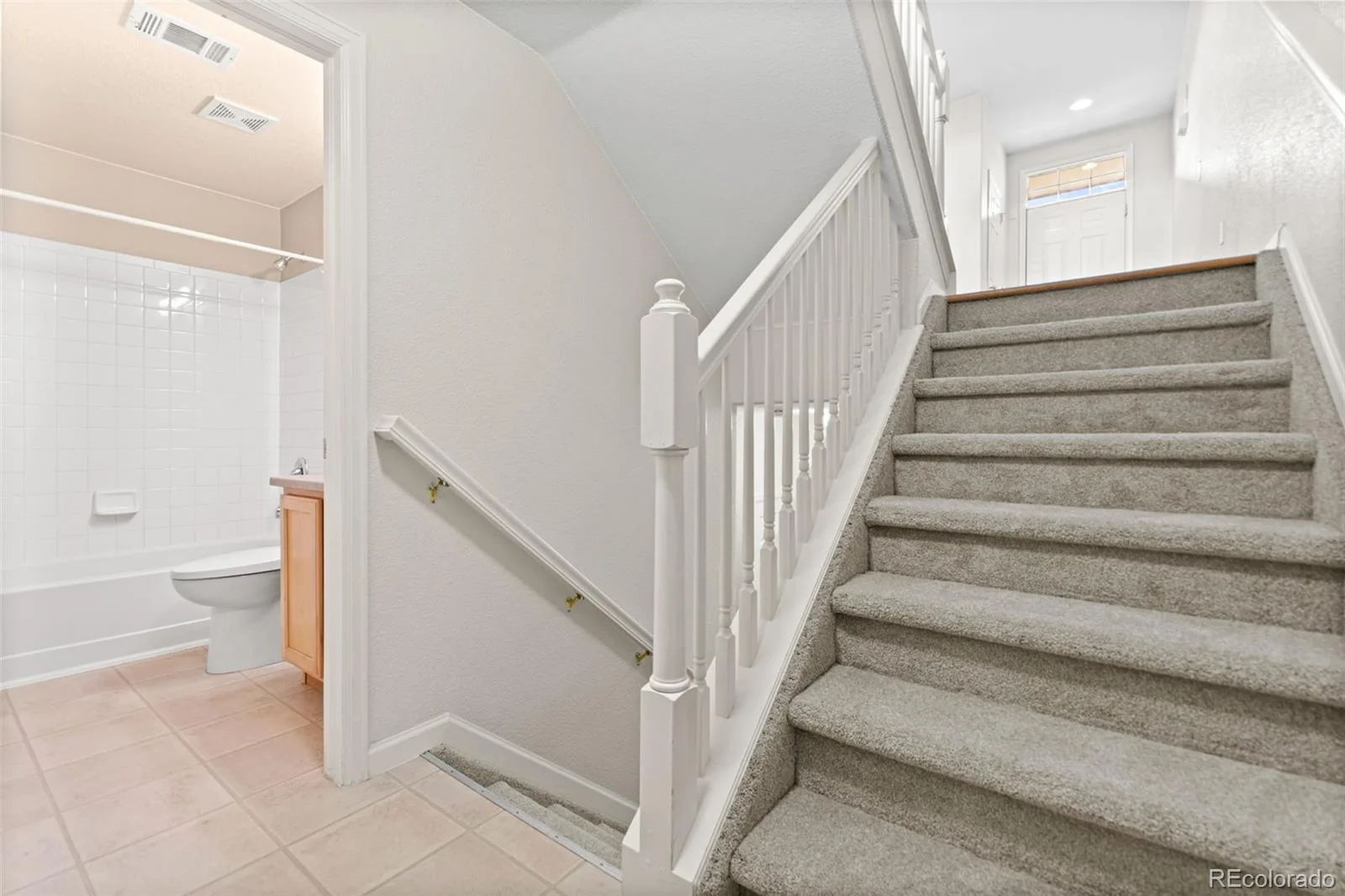1433 S Emporia Court Aurora CO 80247 | MLS #REC1618748 10012026151717 1600 16