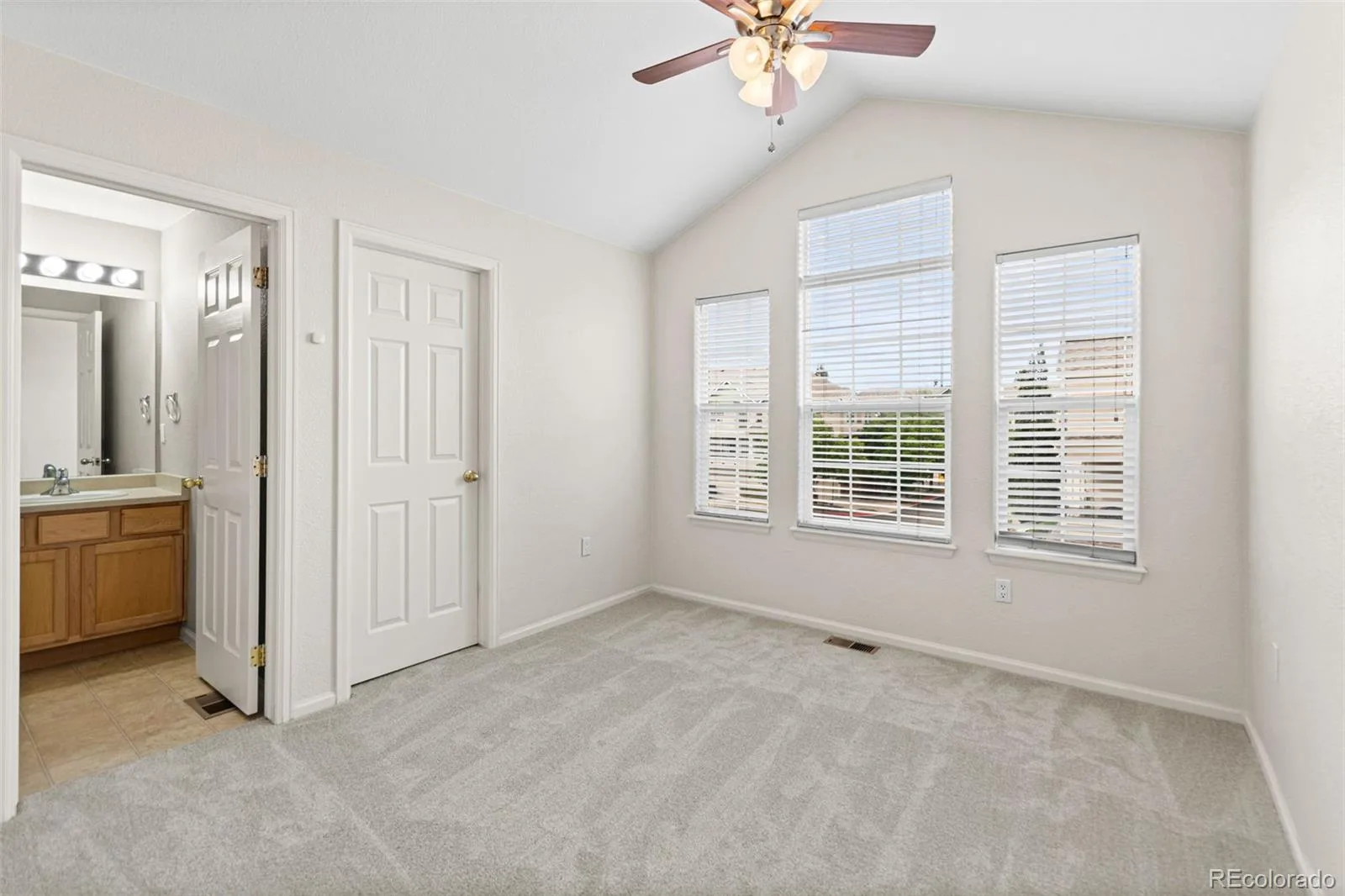 1433 S Emporia Court Aurora CO 80247 | MLS #REC1618748 10012026151717 1600 21