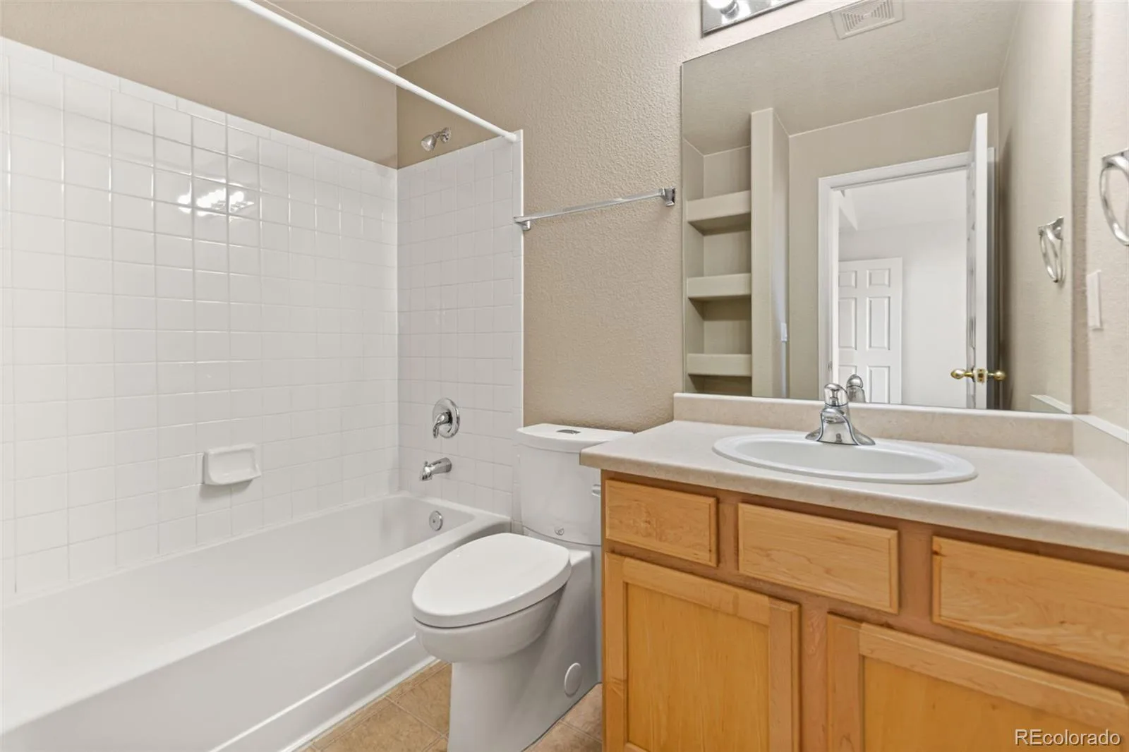 1433 S Emporia Court Aurora CO 80247 | MLS #REC1618748 10012026151717 1600 23