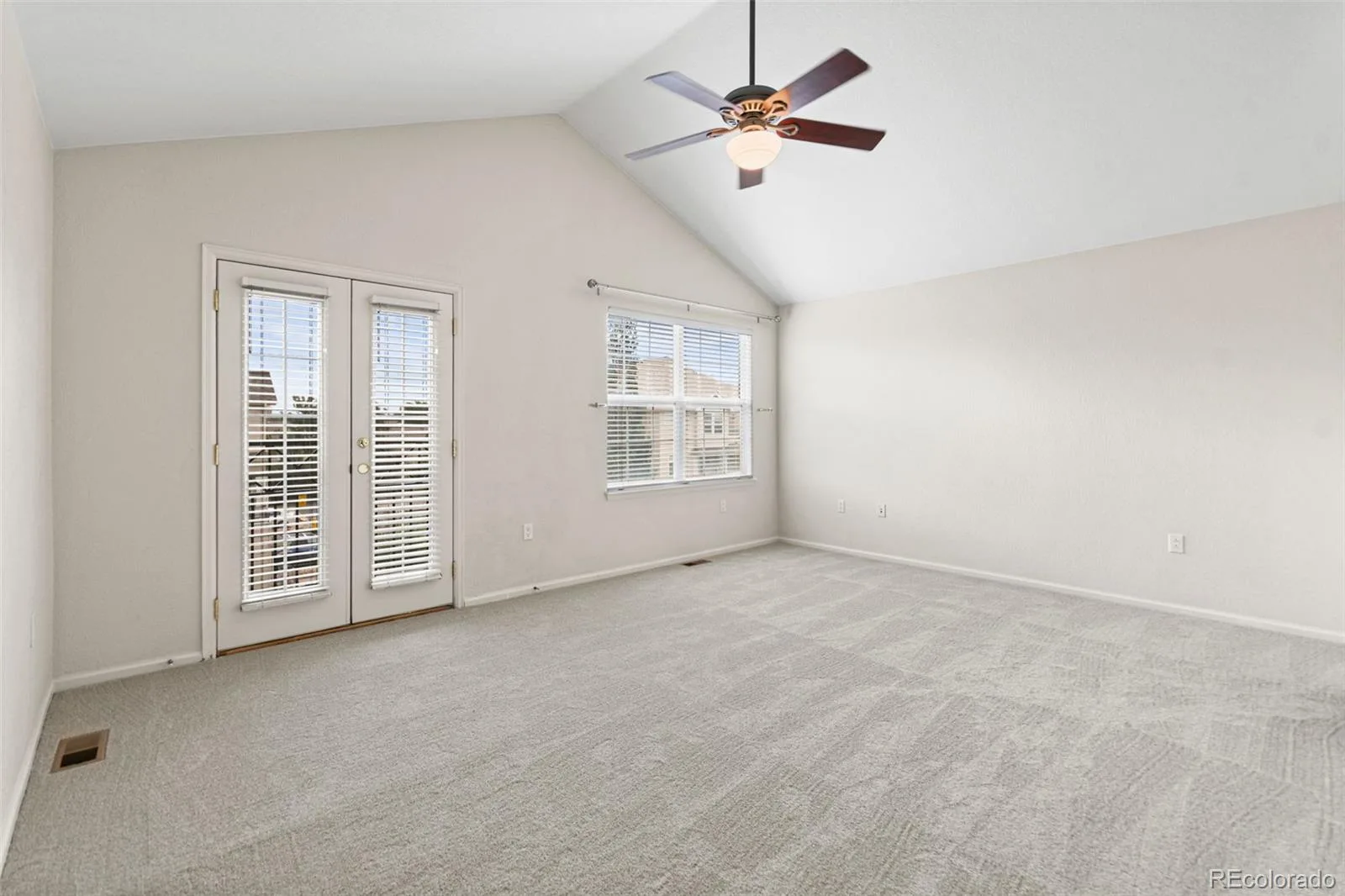 1433 S Emporia Court Aurora CO 80247 | MLS #REC1618748 10012026151717 1600 24