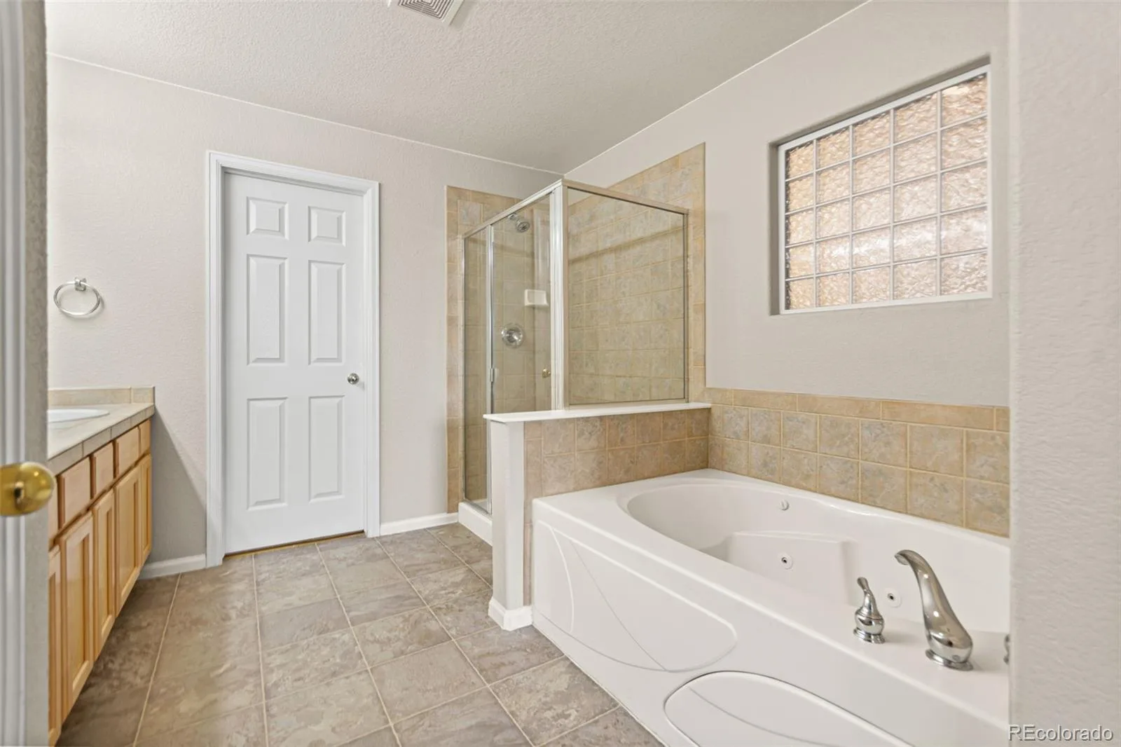 1433 S Emporia Court Aurora CO 80247 | MLS #REC1618748 10012026151717 1600 27