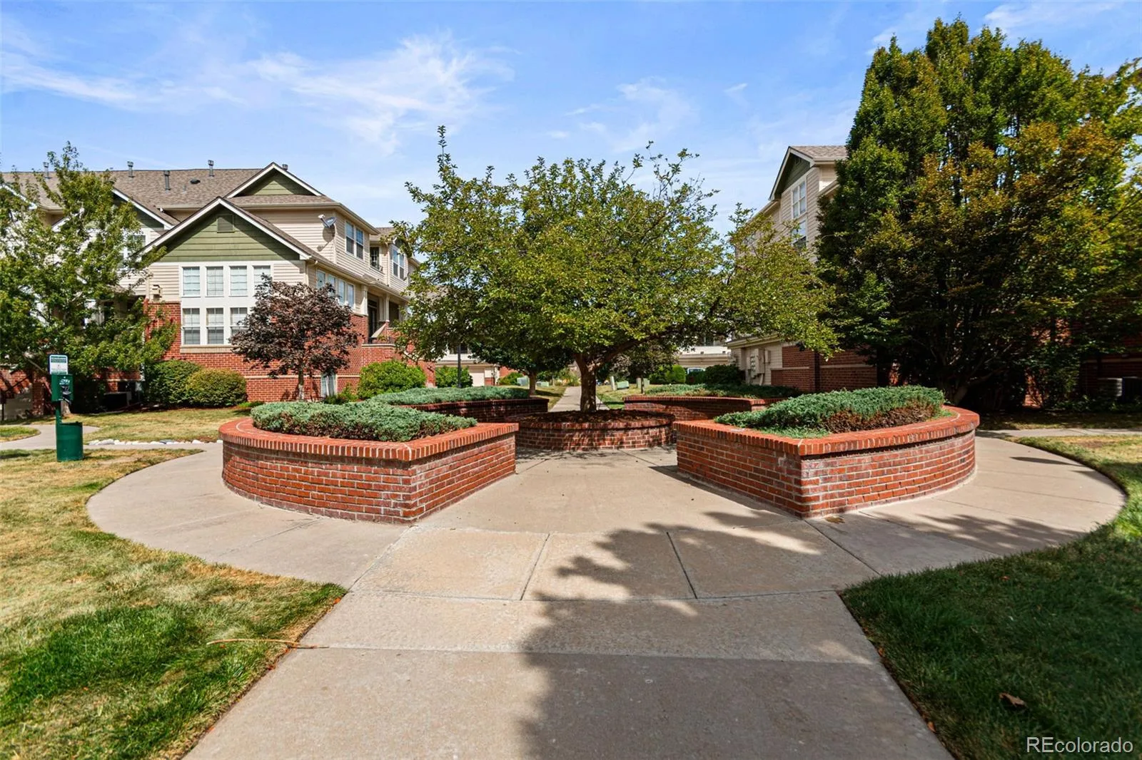 1433 S Emporia Court Aurora CO 80247 | MLS #REC1618748 10012026151717 1600 40
