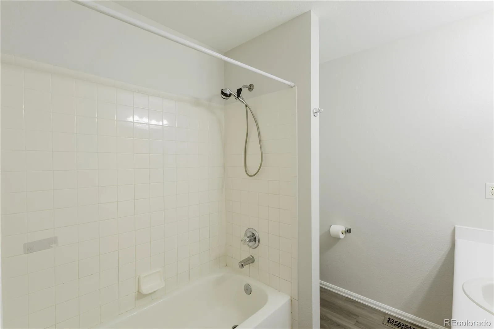 2180 S Uravan Street Aurora CO 80013 MLS #REC1619946 06092026074842 1600 23