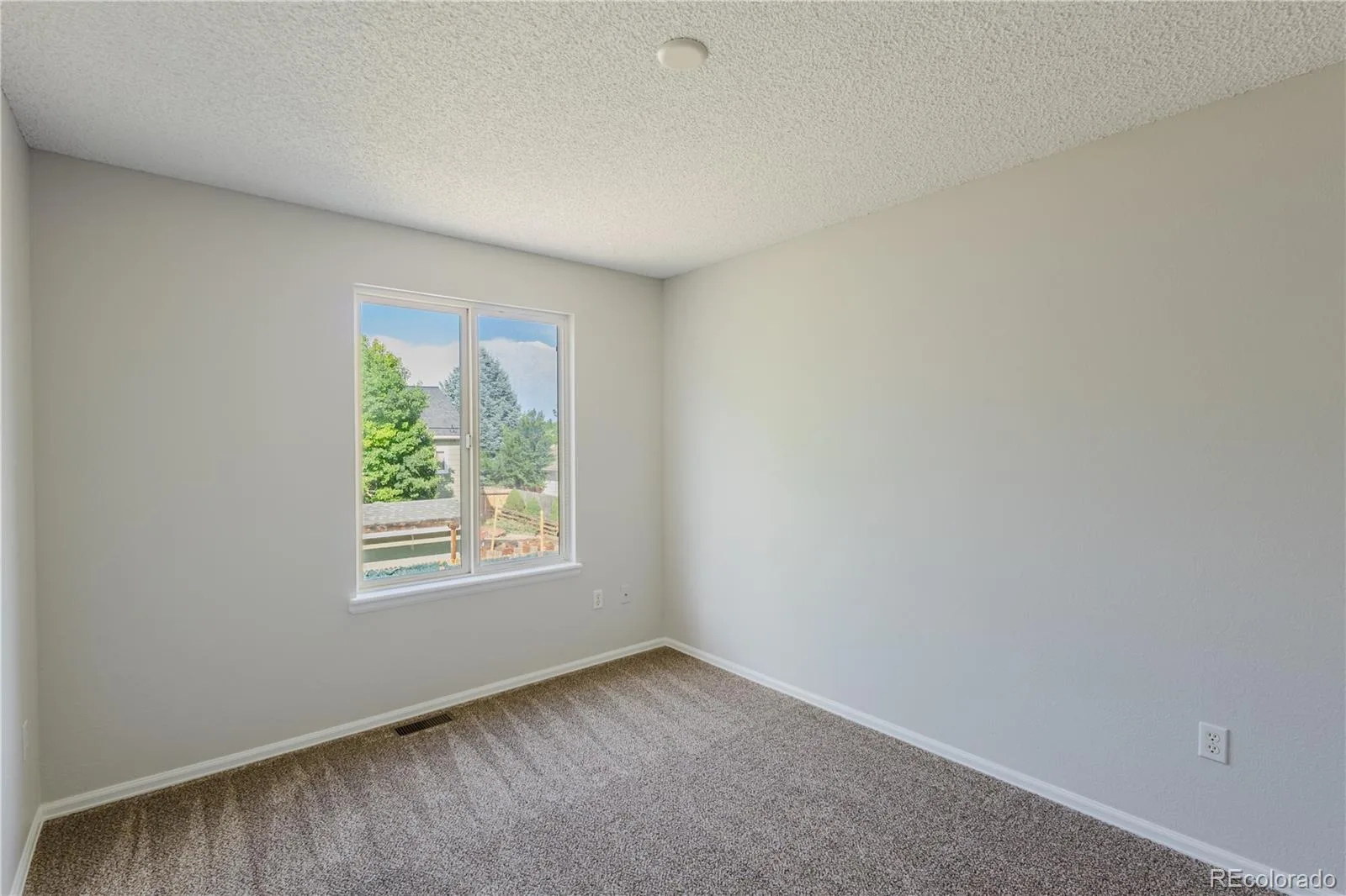 2180 S Uravan Street Aurora CO 80013 MLS #REC1619946 06092026074842 1600 28