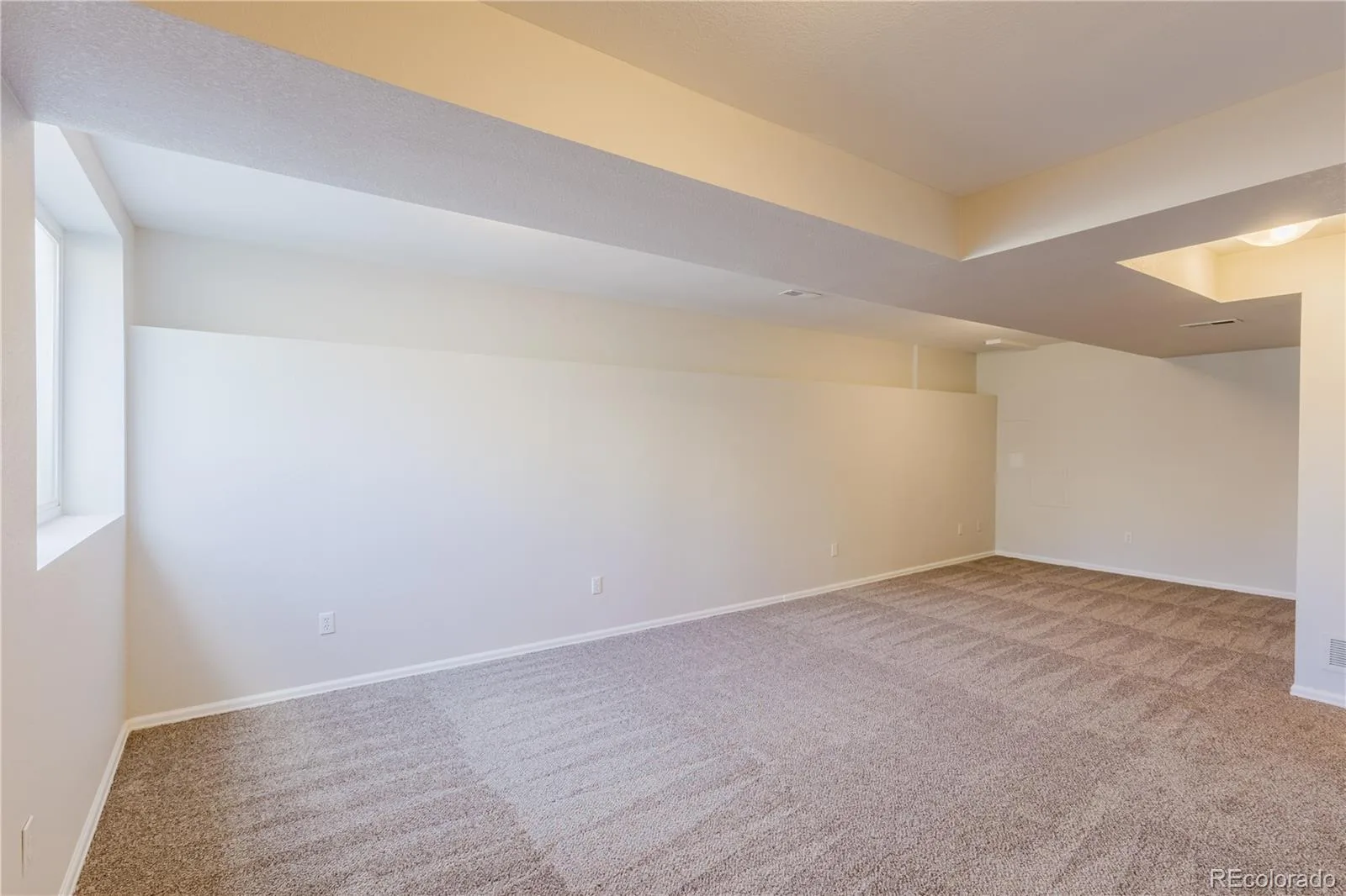 2180 S Uravan Street Aurora CO 80013 MLS #REC1619946 06092026074842 1600 36