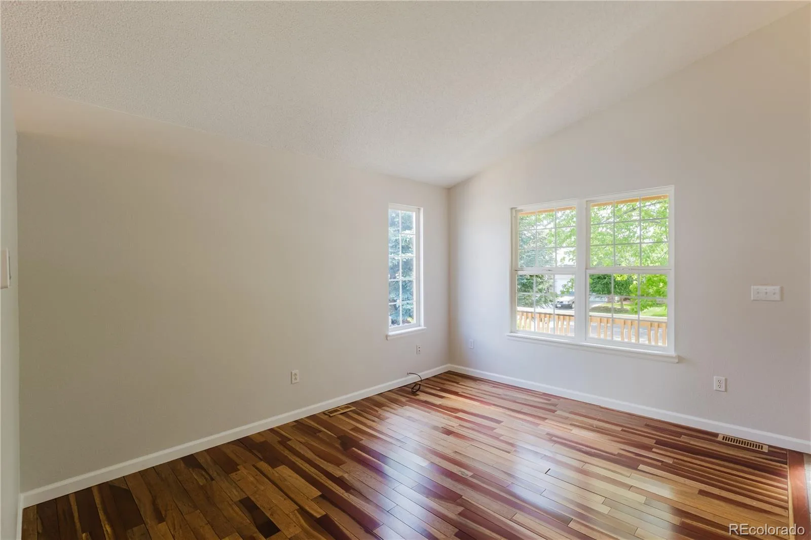 2180 S Uravan Street Aurora CO 80013 MLS #REC1619946 06092026074842 1600 4