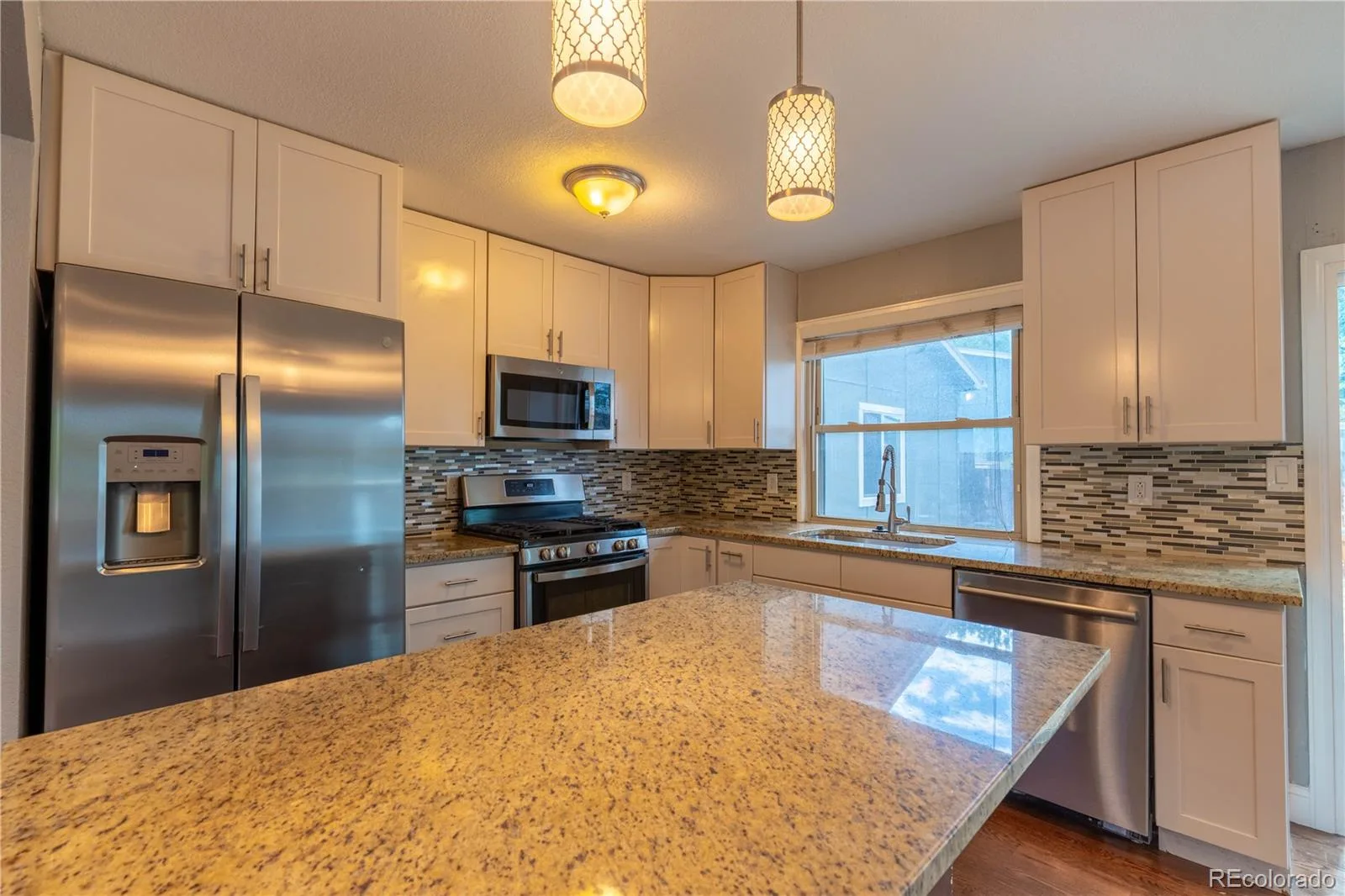 895 S Garrison Street Denver CO 80226 | MLS #REC1627067 07242026234611 1600 10