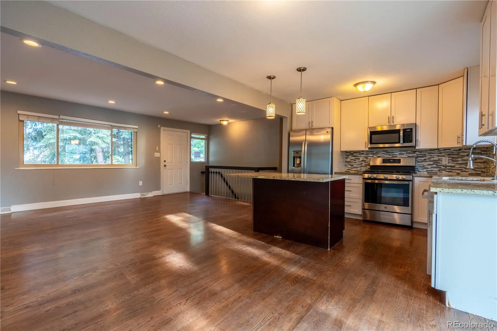 895 S Garrison Street Denver CO 80226 | MLS #REC1627067 07242026234611 1600 11